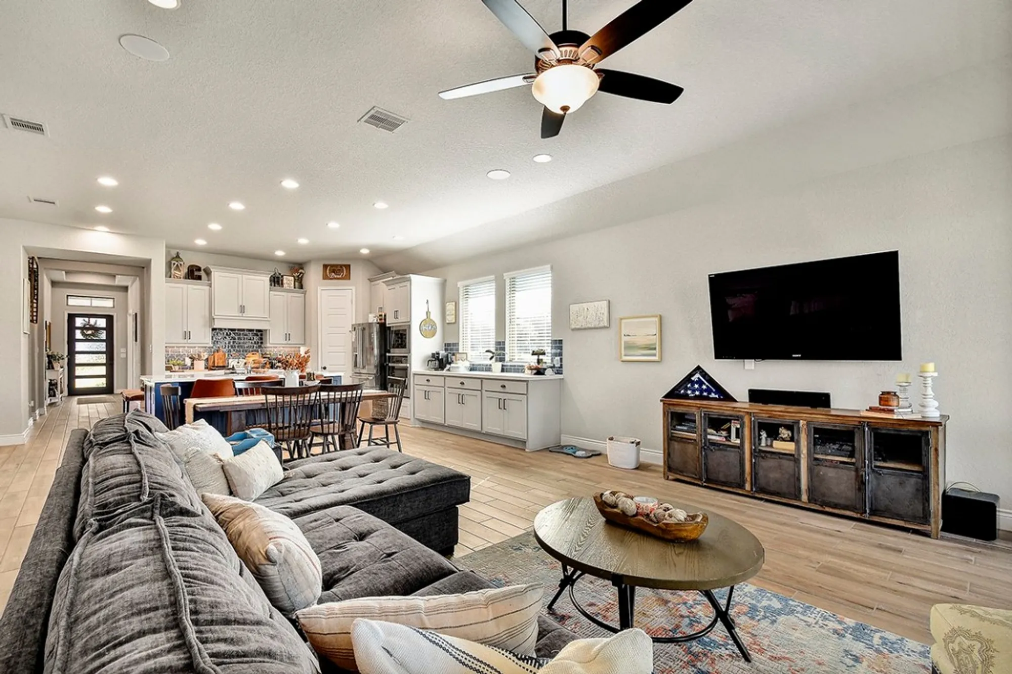 Property Slideshow image 17 of 31 | 2192 august ave, New Braunfels, TX, 78132