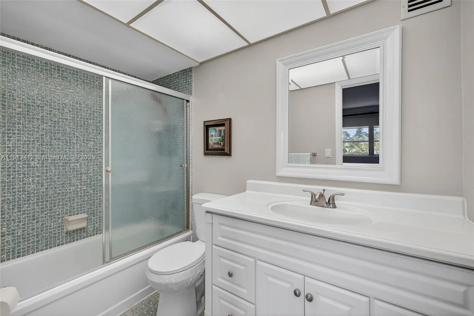 Property Slideshow image 17 of 43 | 2991 nw 46th ave 202, Lauderdale Lakes, FL, 33313