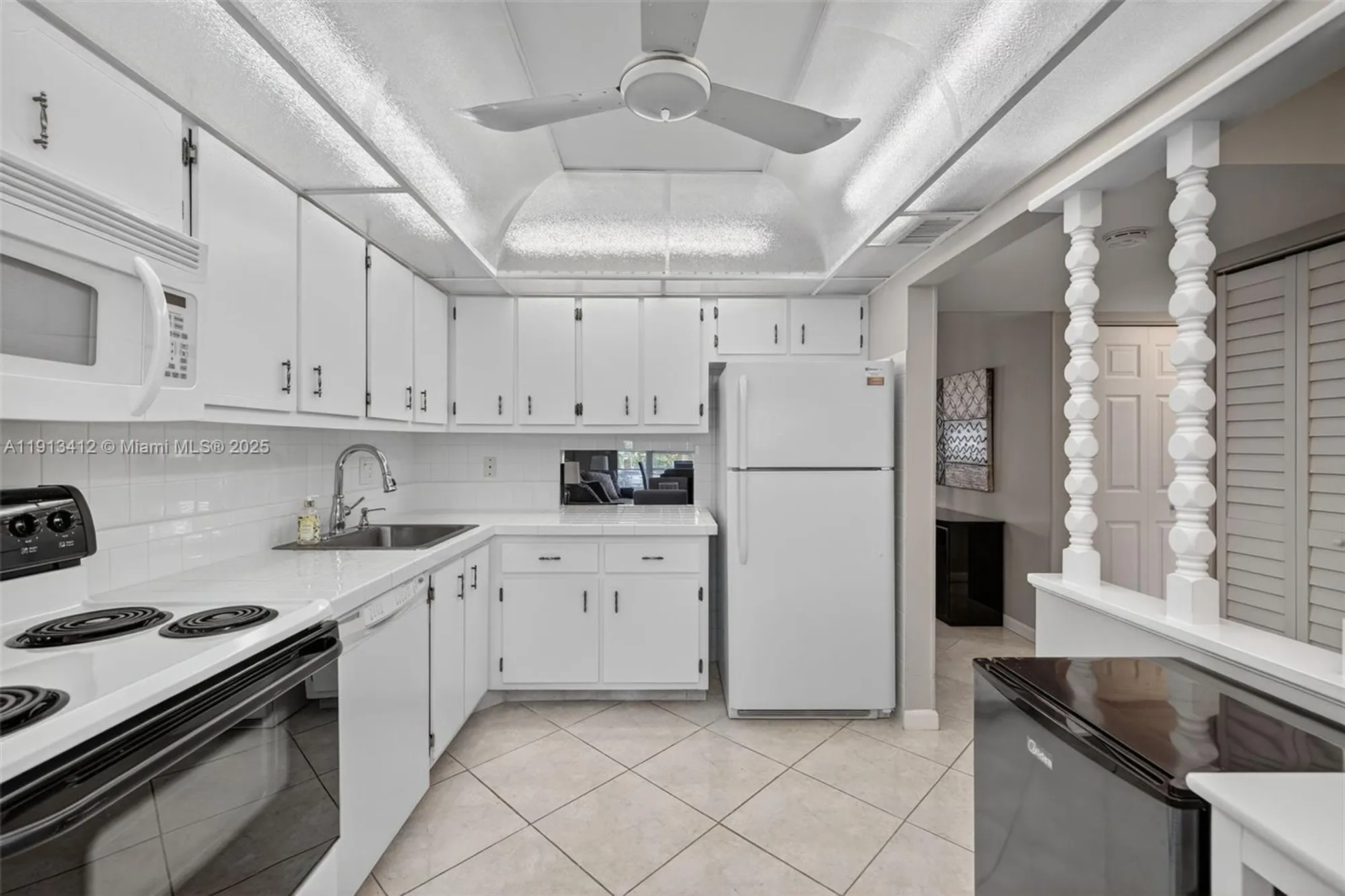 Property Slideshow image 12 of 43 | 2991 nw 46th ave 202, Lauderdale Lakes, FL, 33313