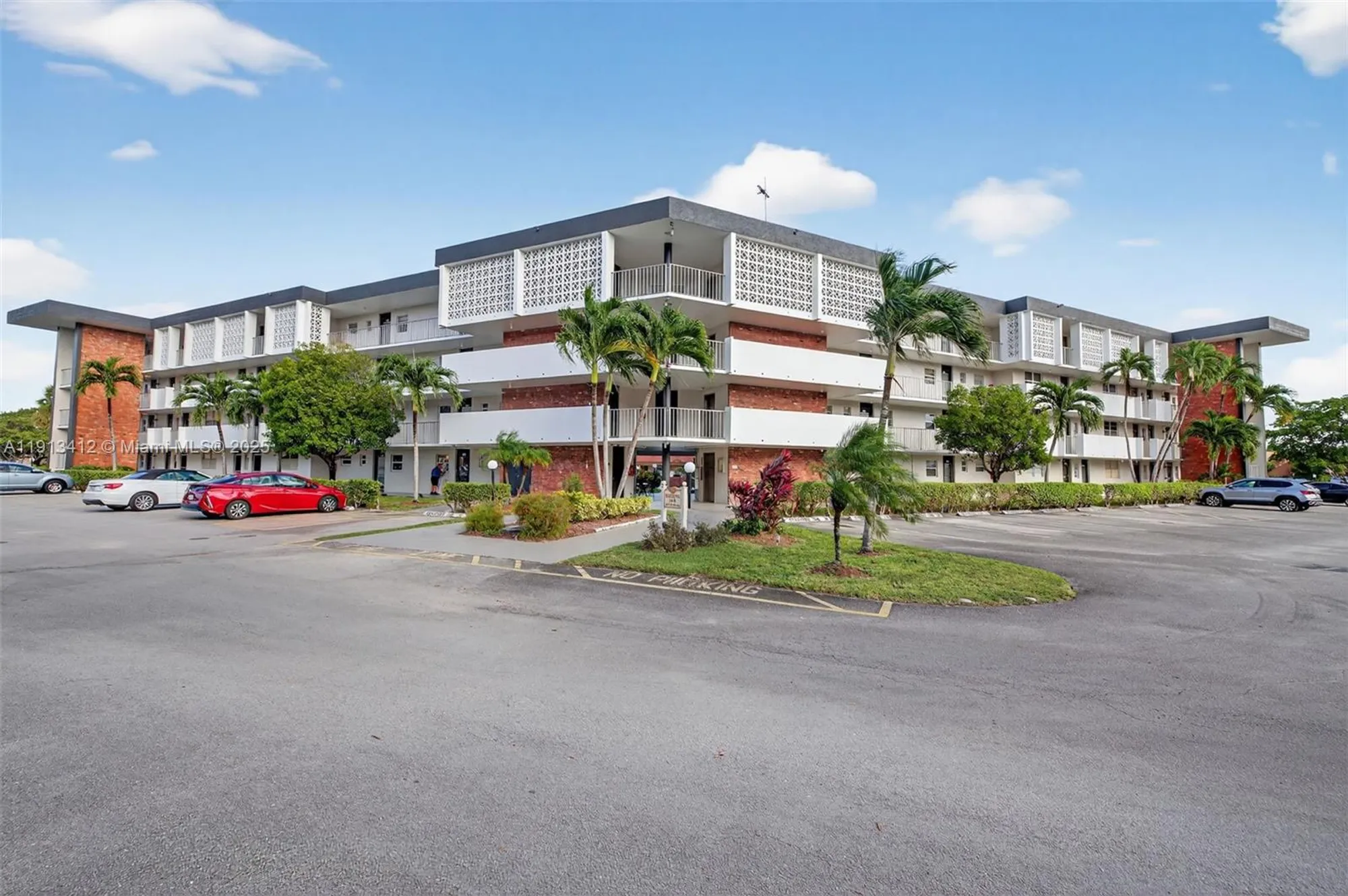 Property Slideshow image 23 of 43 | 2991 nw 46th ave 202, Lauderdale Lakes, FL, 33313