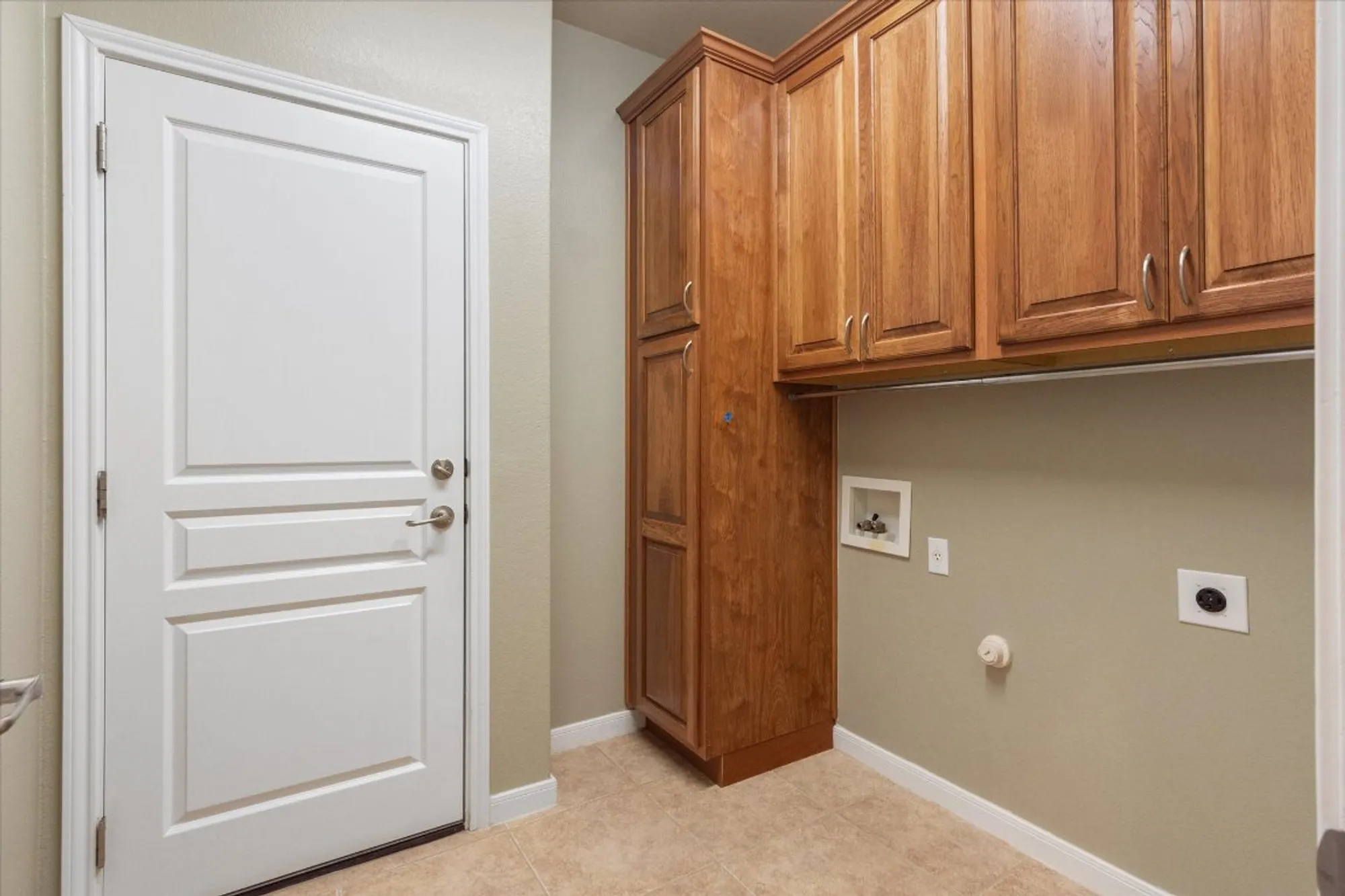 Property Slideshow image 11 of 39 | 531 deer meadow cir, Georgetown, TX, 78633
