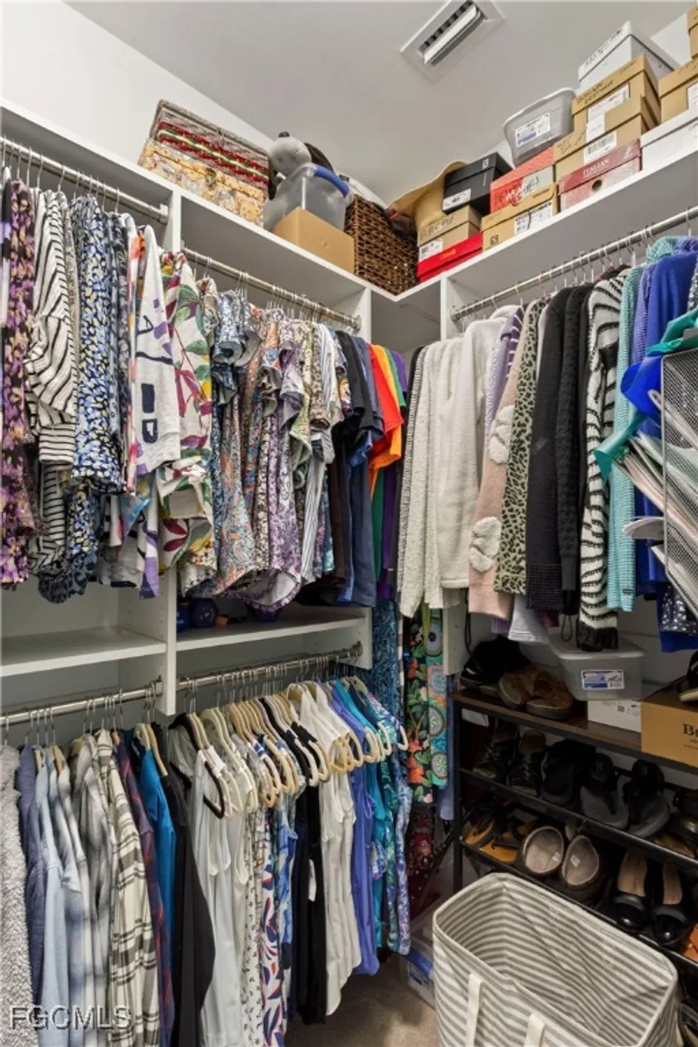 Property Slideshow image 16 of 35 | 15136 yellow wood dr, Alva, FL, 33920