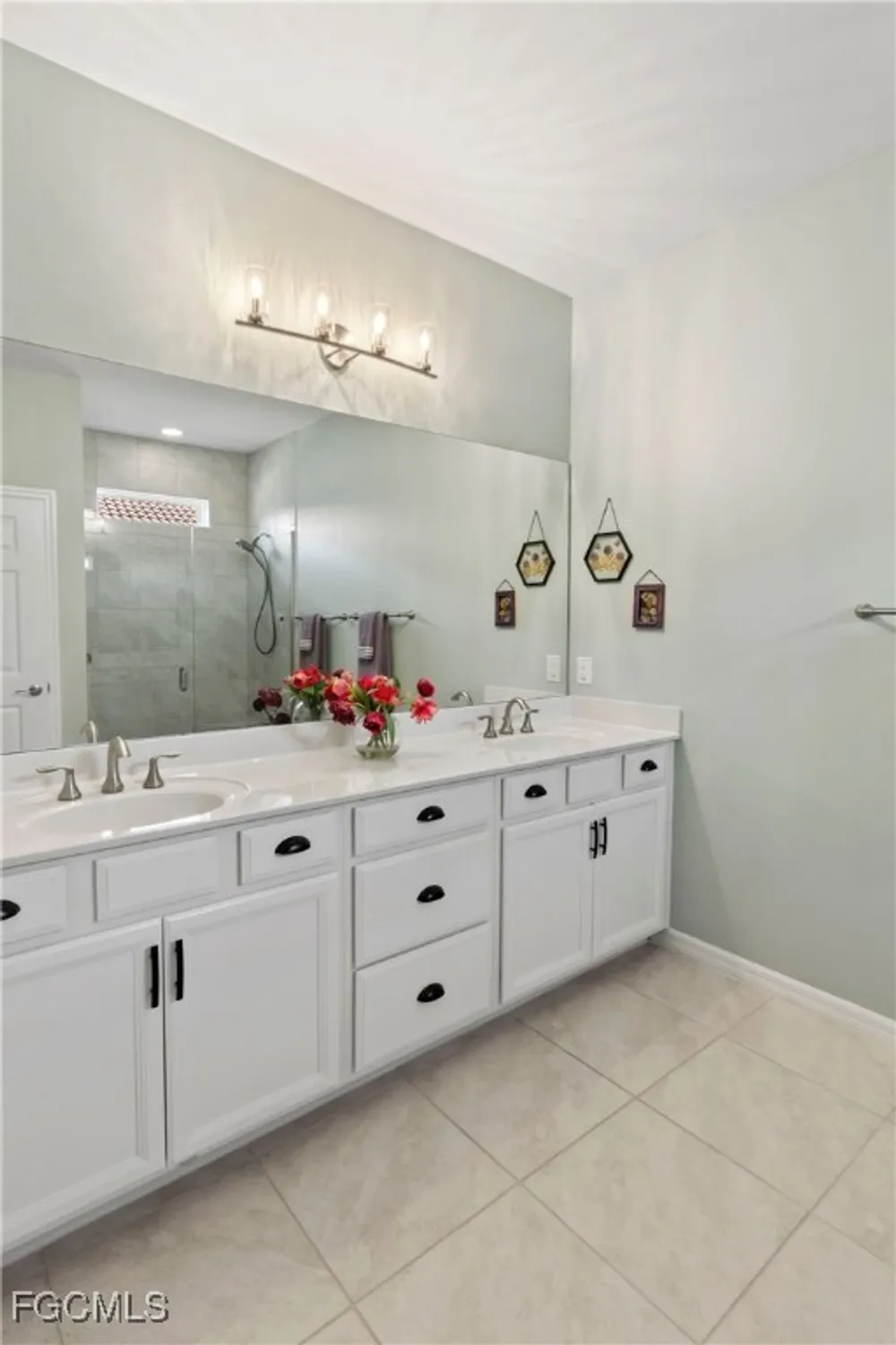 Property Slideshow image 13 of 35 | 15136 yellow wood dr, Alva, FL, 33920