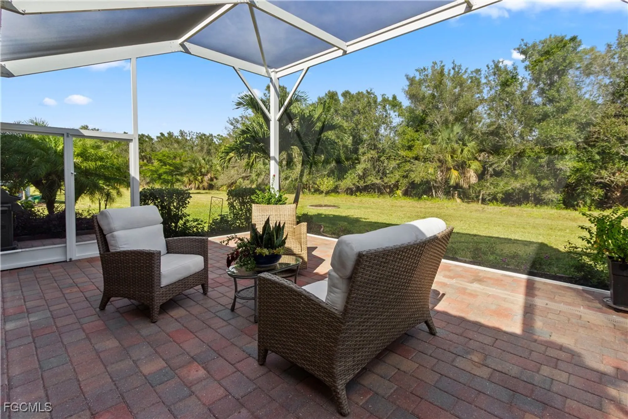 Property Slideshow image 33 of 35 | 15136 yellow wood dr, Alva, FL, 33920