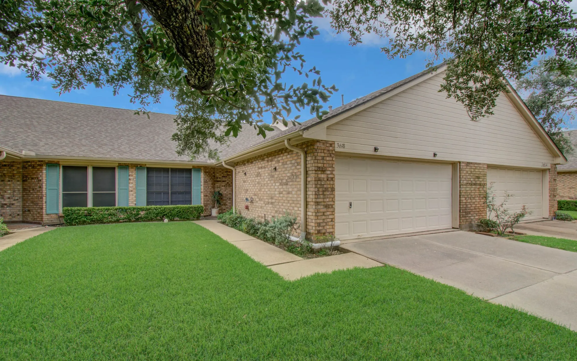 Property Slideshow image 2 of 29 | 3618 teakwood dr, Pearland, TX, 77584