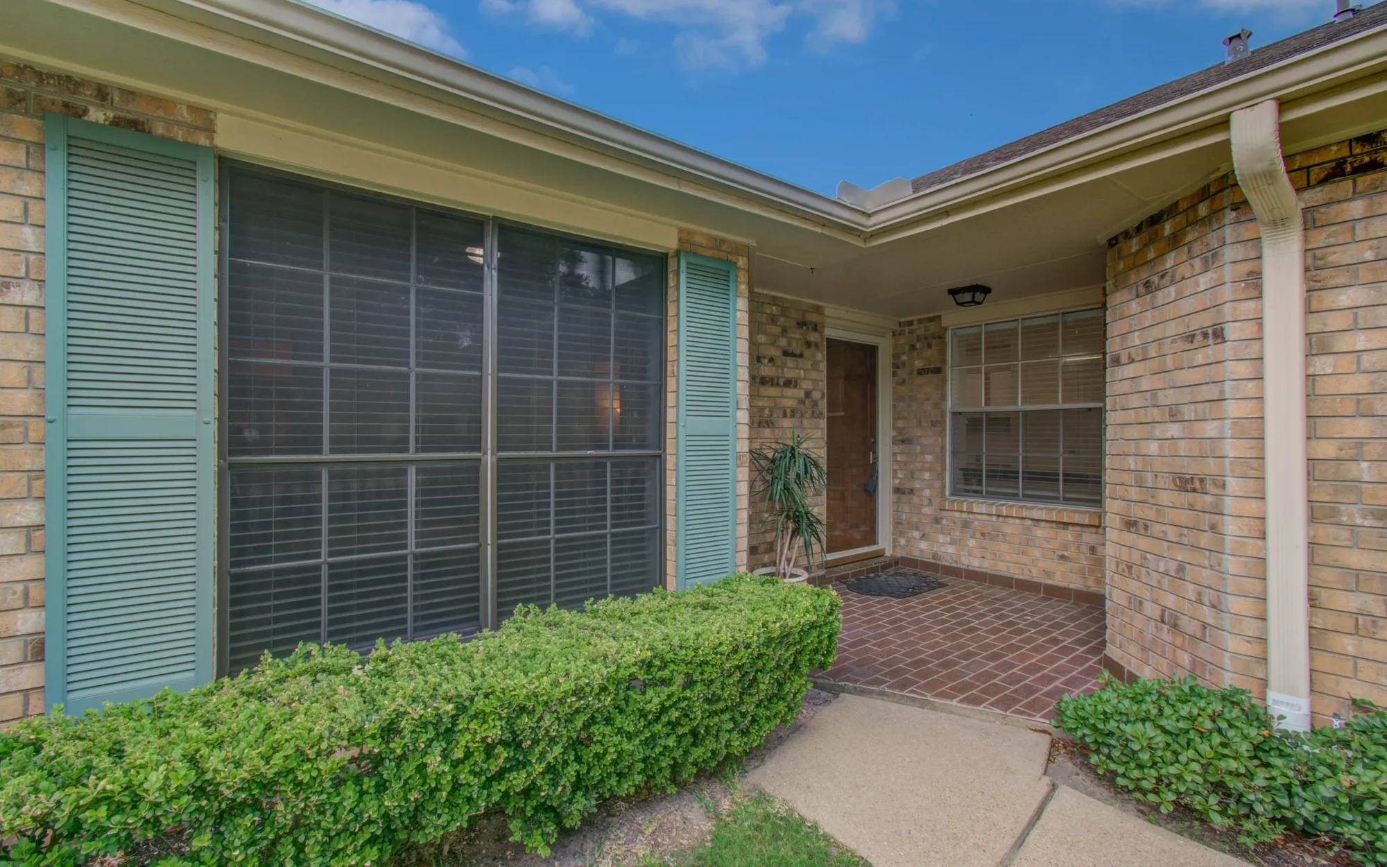 Property Slideshow image 3 of 29 | 3618 teakwood dr, Pearland, TX, 77584
