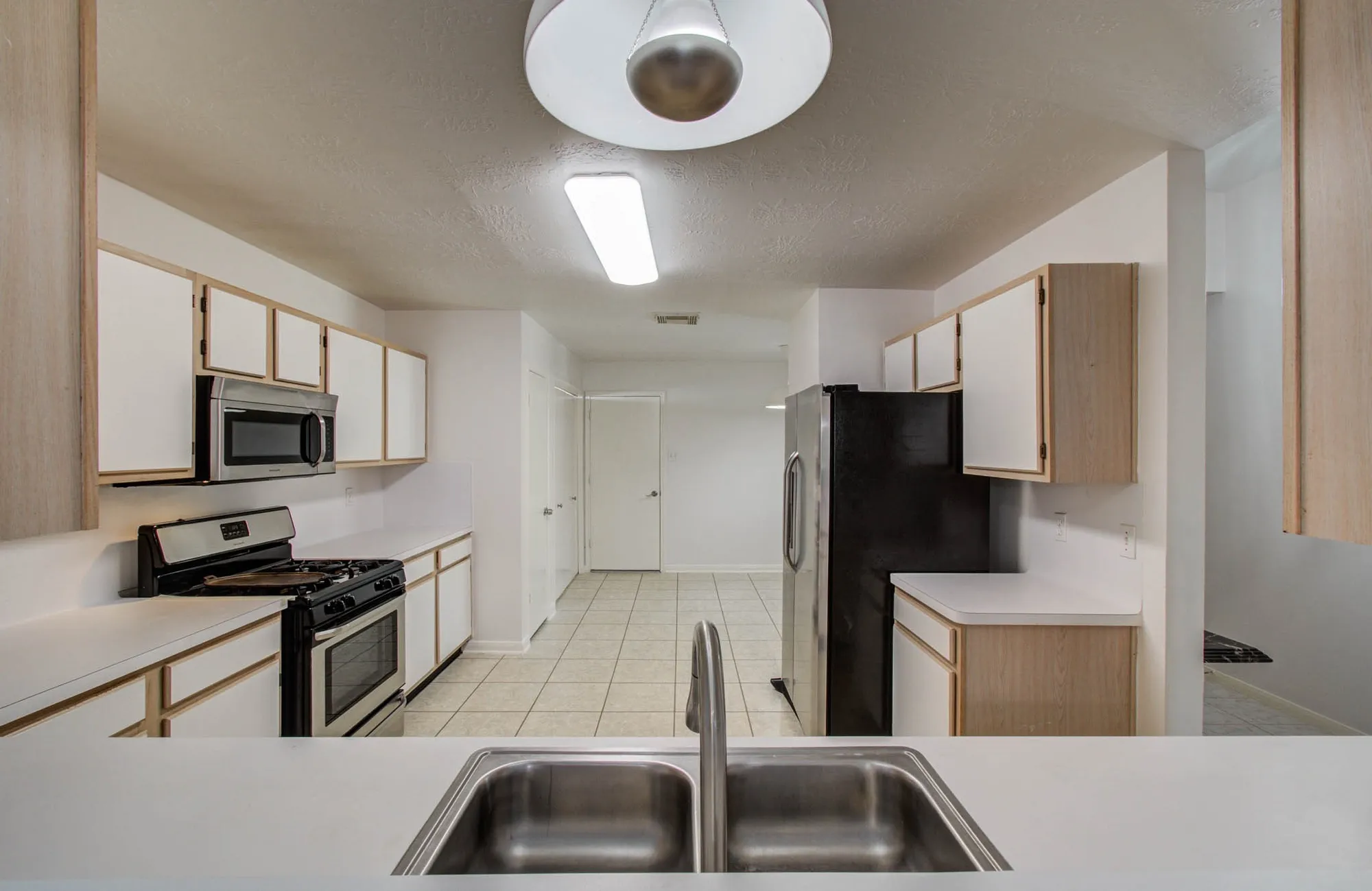 Property Slideshow image 7 of 29 | 3618 teakwood dr, Pearland, TX, 77584