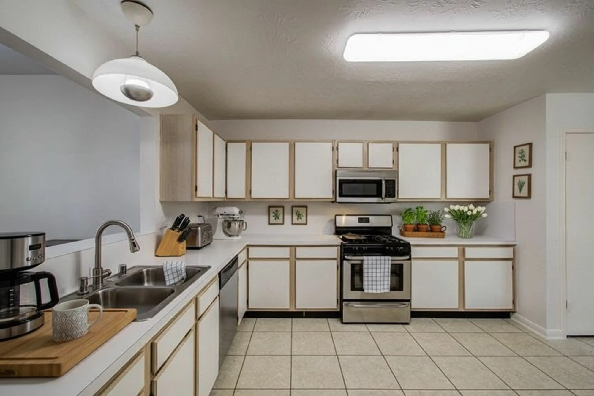 Property Slideshow image 8 of 29 | 3618 teakwood dr, Pearland, TX, 77584