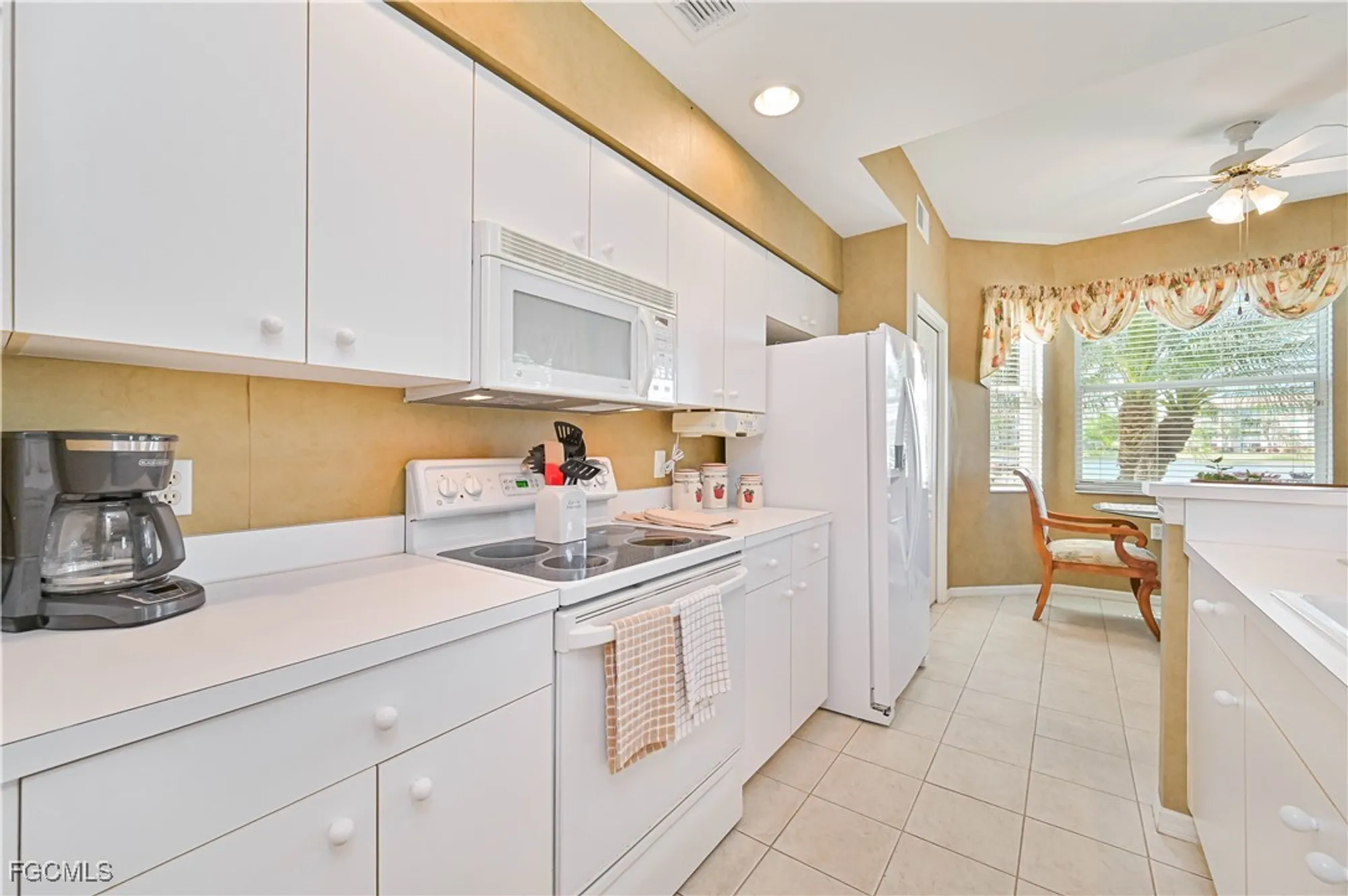Property Slideshow image 10 of 49 | 14051 brant point cir 8106, Fort Myers, FL, 33919