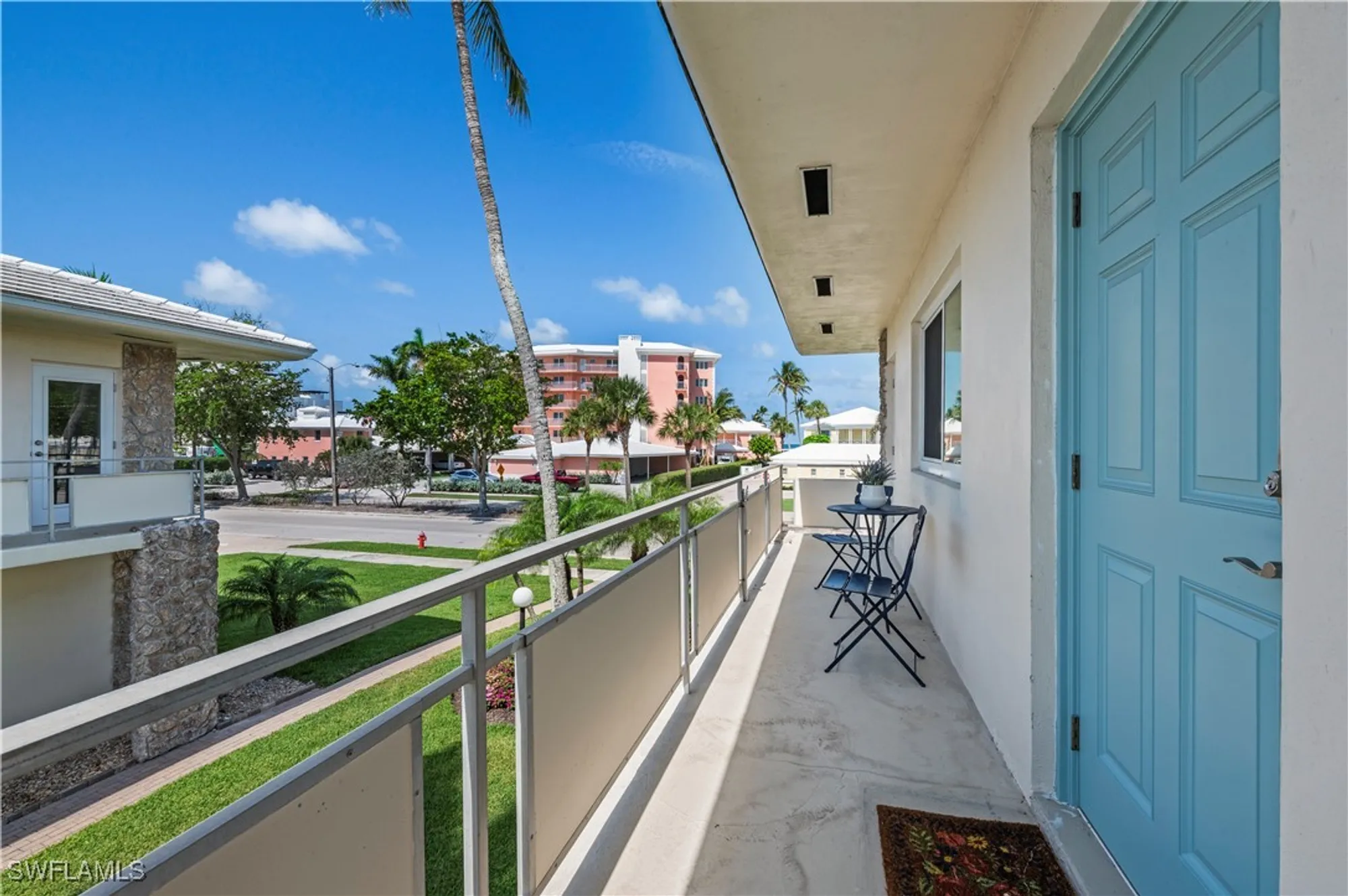 Property Slideshow image 18 of 27 | 2500 gulf shore blvd n4, Naples, FL, 34103