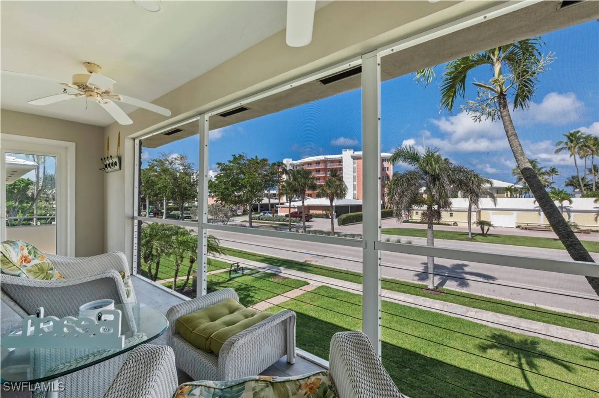 Property Slideshow image 13 of 27 | 2500 gulf shore blvd n4, Naples, FL, 34103