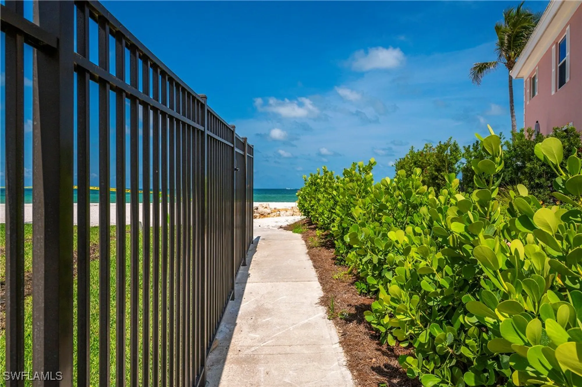 Property Slideshow image 26 of 27 | 2500 gulf shore blvd n4, Naples, FL, 34103