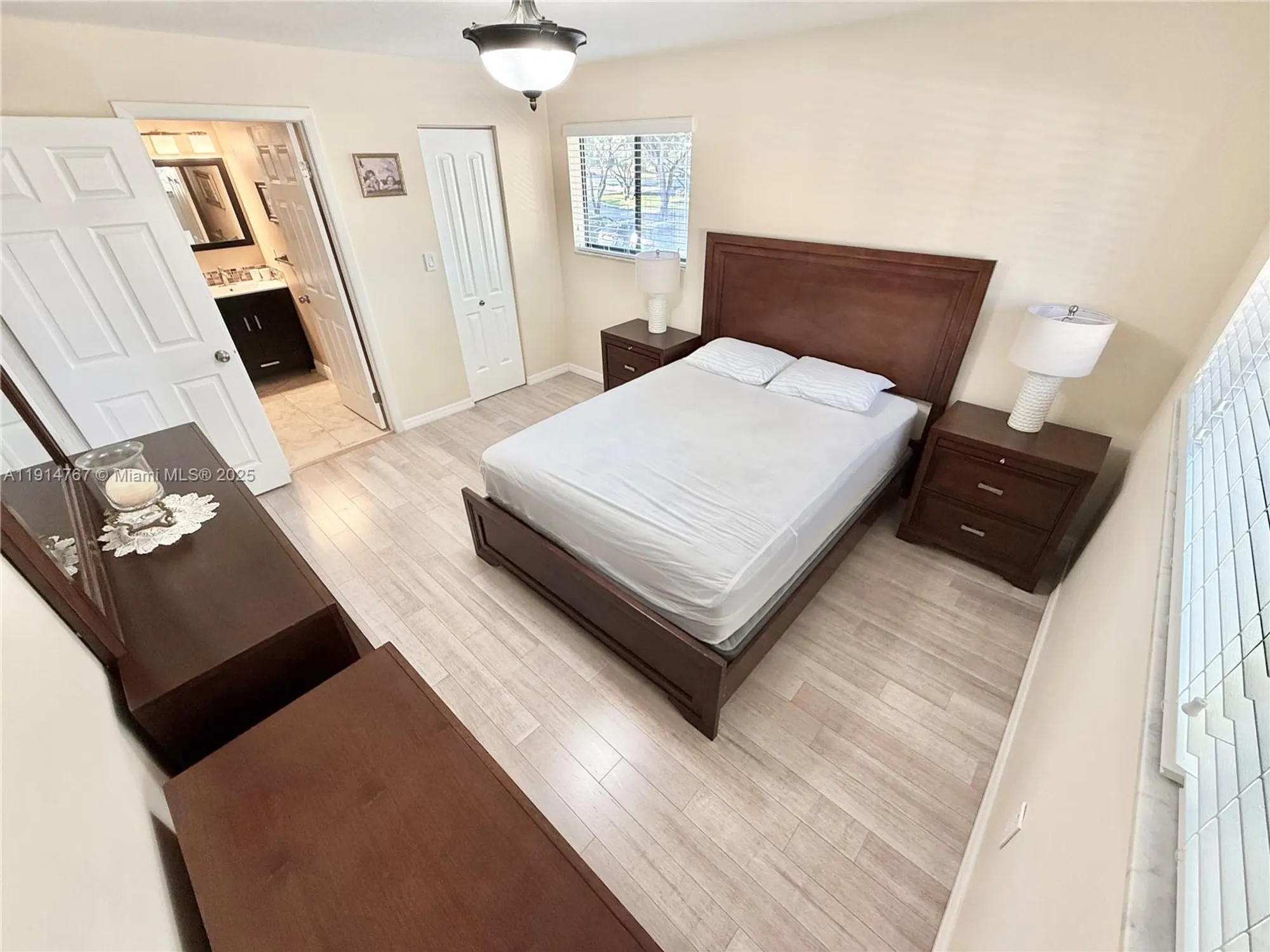 Property Slideshow image 10 of 27 | 7196 ashmont cir # 212, Tamarac, FL, 33321