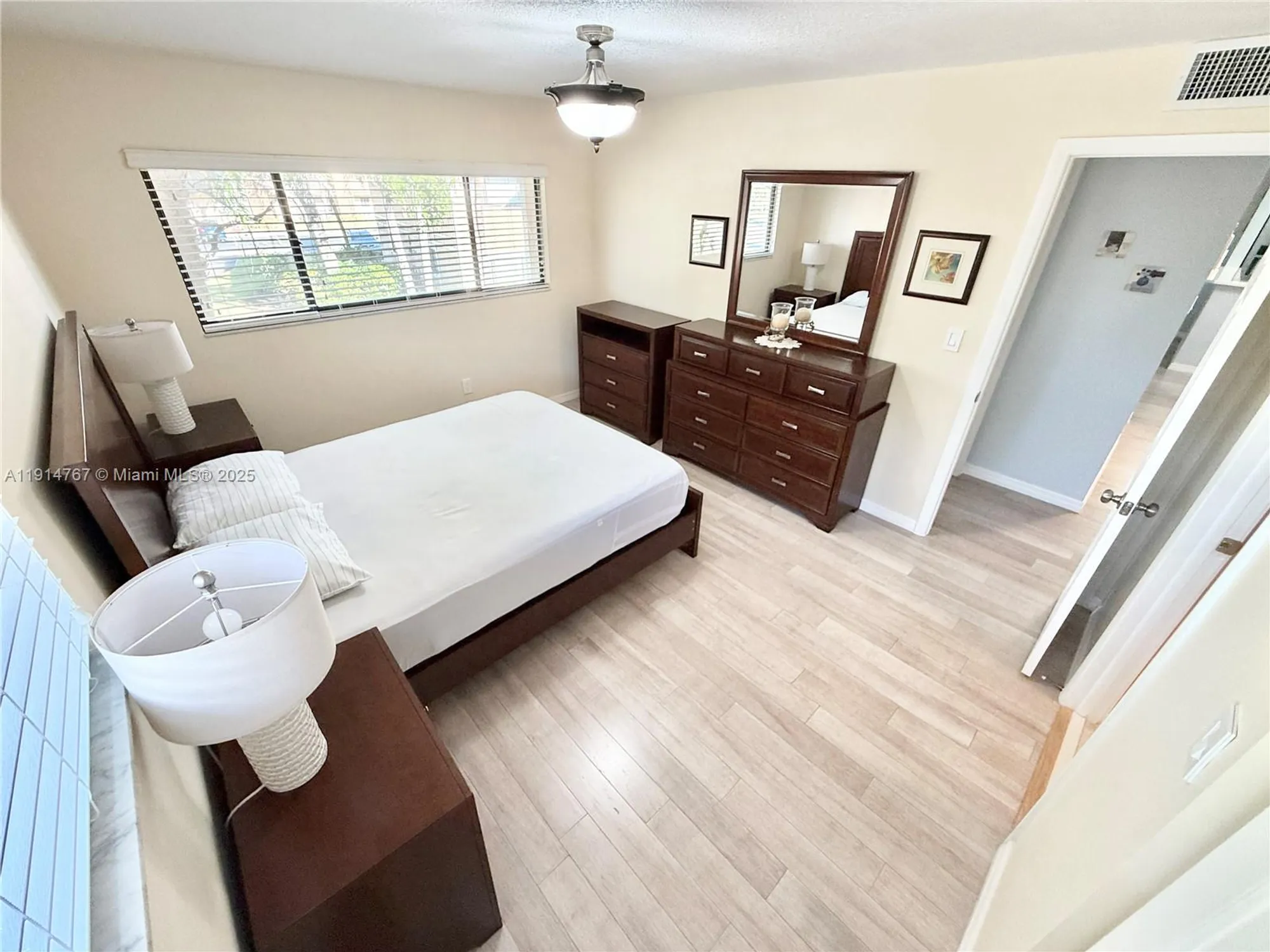 Property Slideshow image 11 of 27 | 7196 ashmont cir # 212, Tamarac, FL, 33321