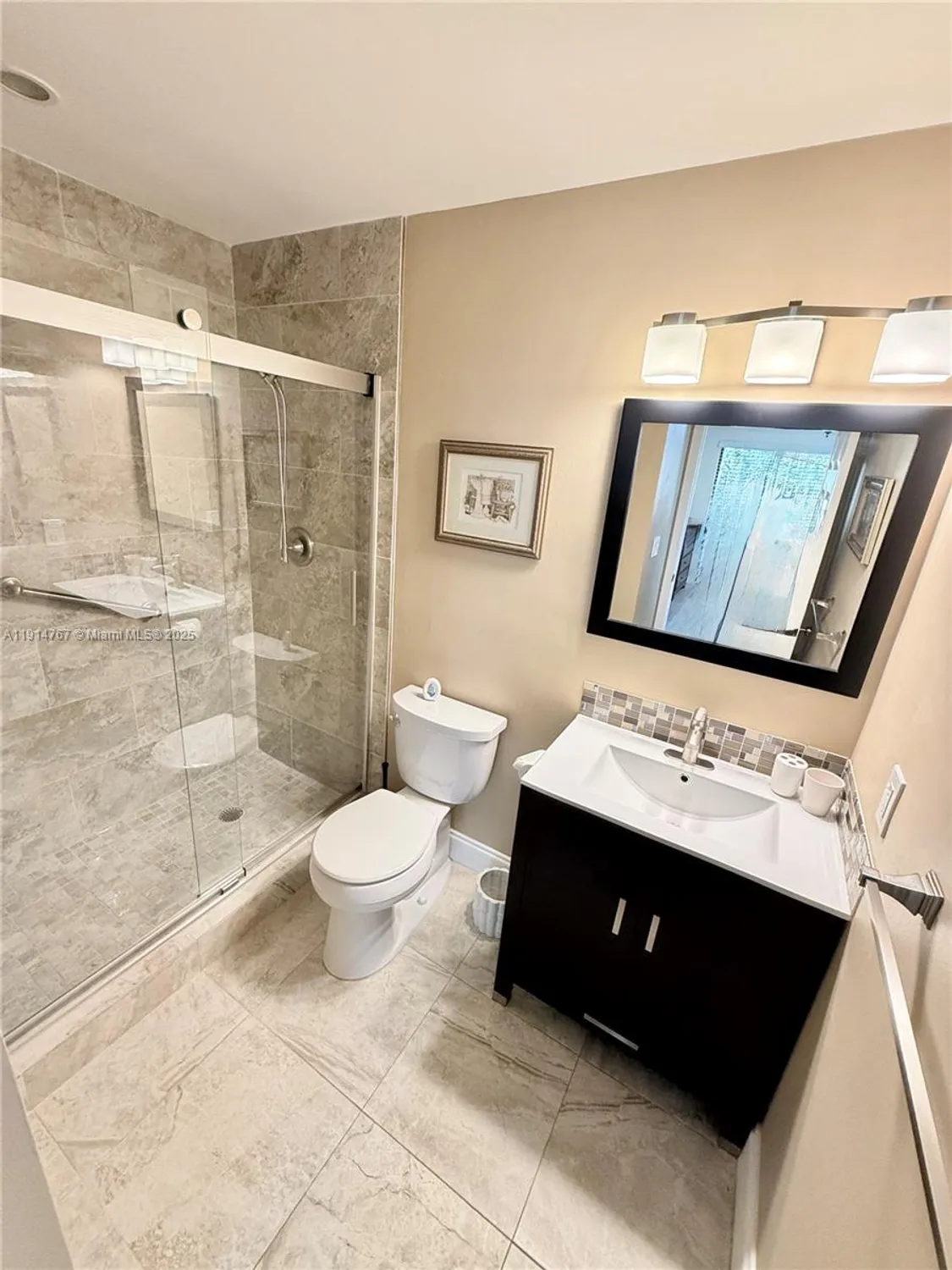 Property Slideshow image 12 of 27 | 7196 ashmont cir # 212, Tamarac, FL, 33321