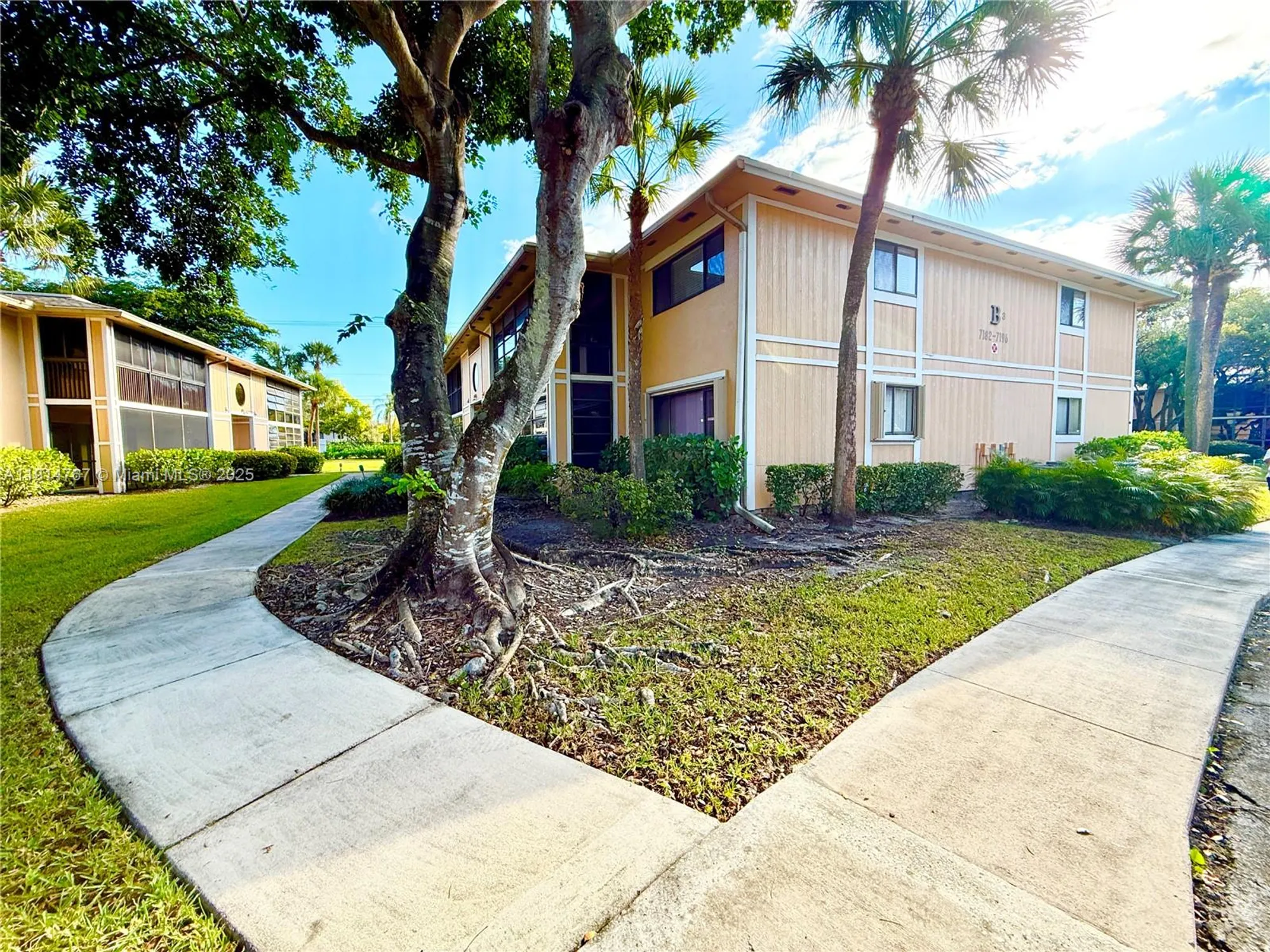 Property Slideshow image 20 of 27 | 7196 ashmont cir # 212, Tamarac, FL, 33321