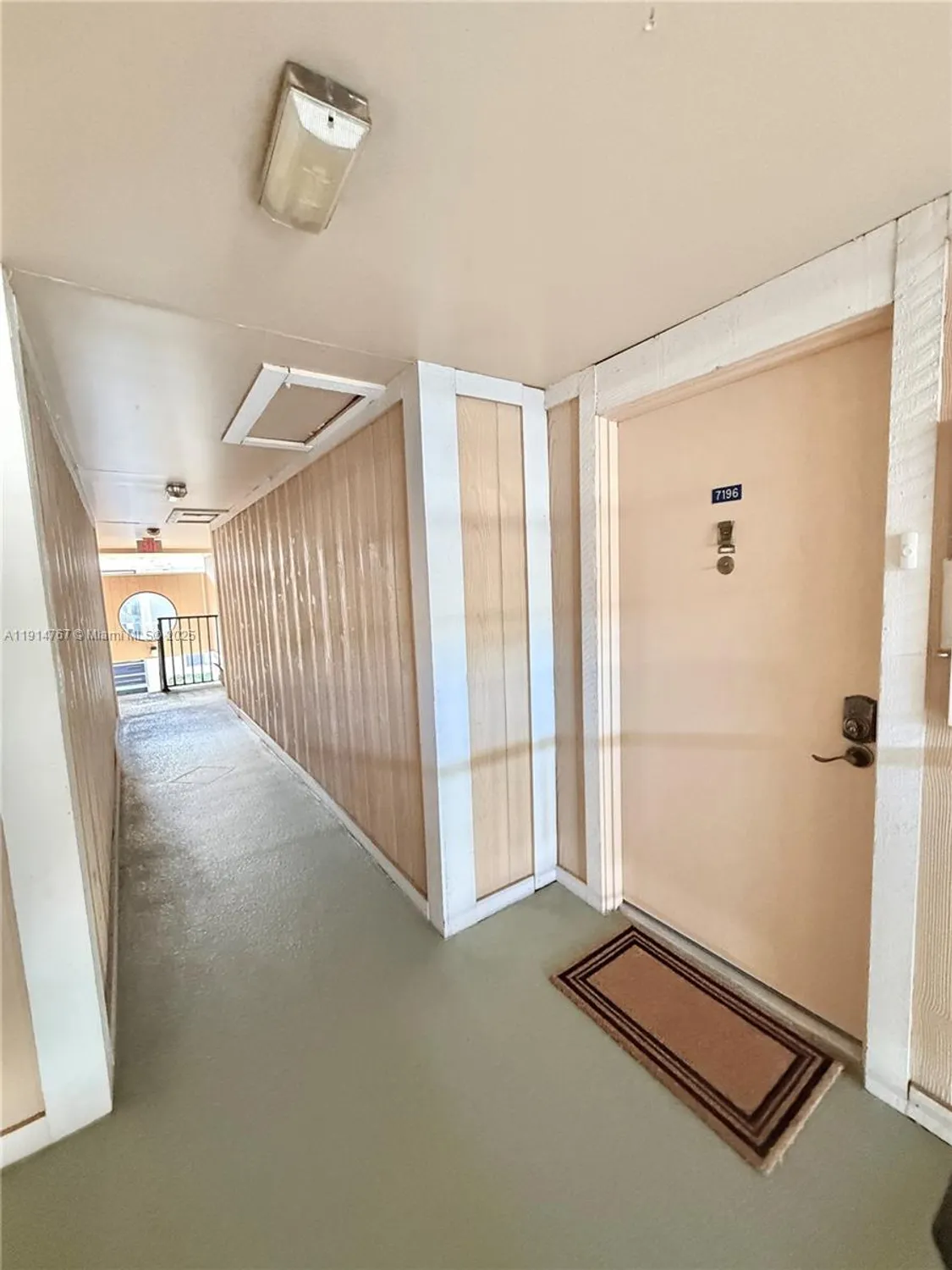 Property Slideshow image 22 of 27 | 7196 ashmont cir # 212, Tamarac, FL, 33321