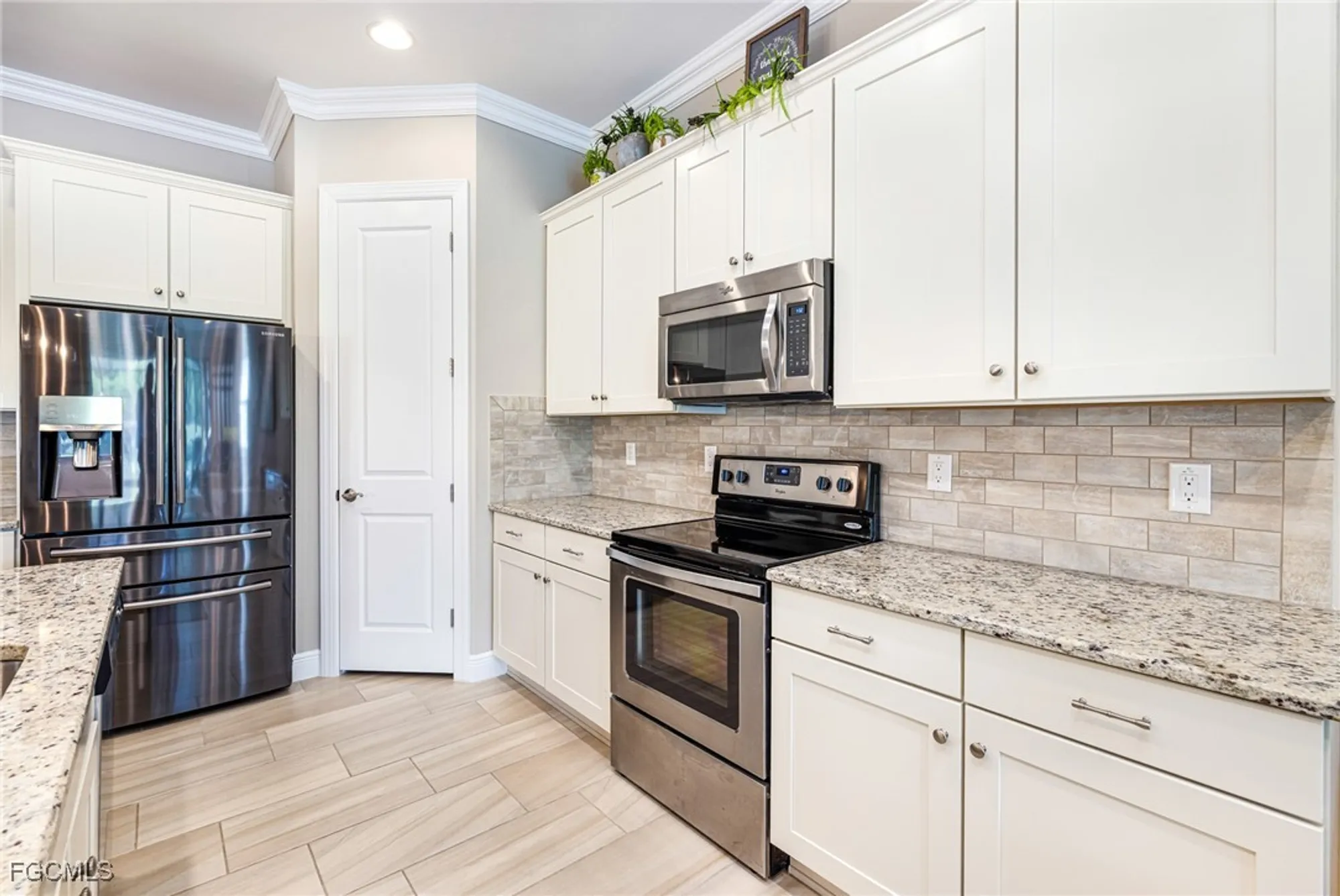 Property Slideshow image 15 of 52 | 10386 materita dr, Fort Myers, FL, 33913