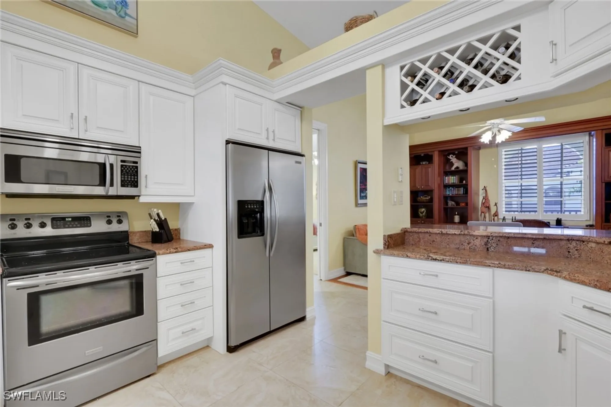 Property Slideshow image 10 of 29 | 820 bentwater cir 202, Naples, FL, 34108
