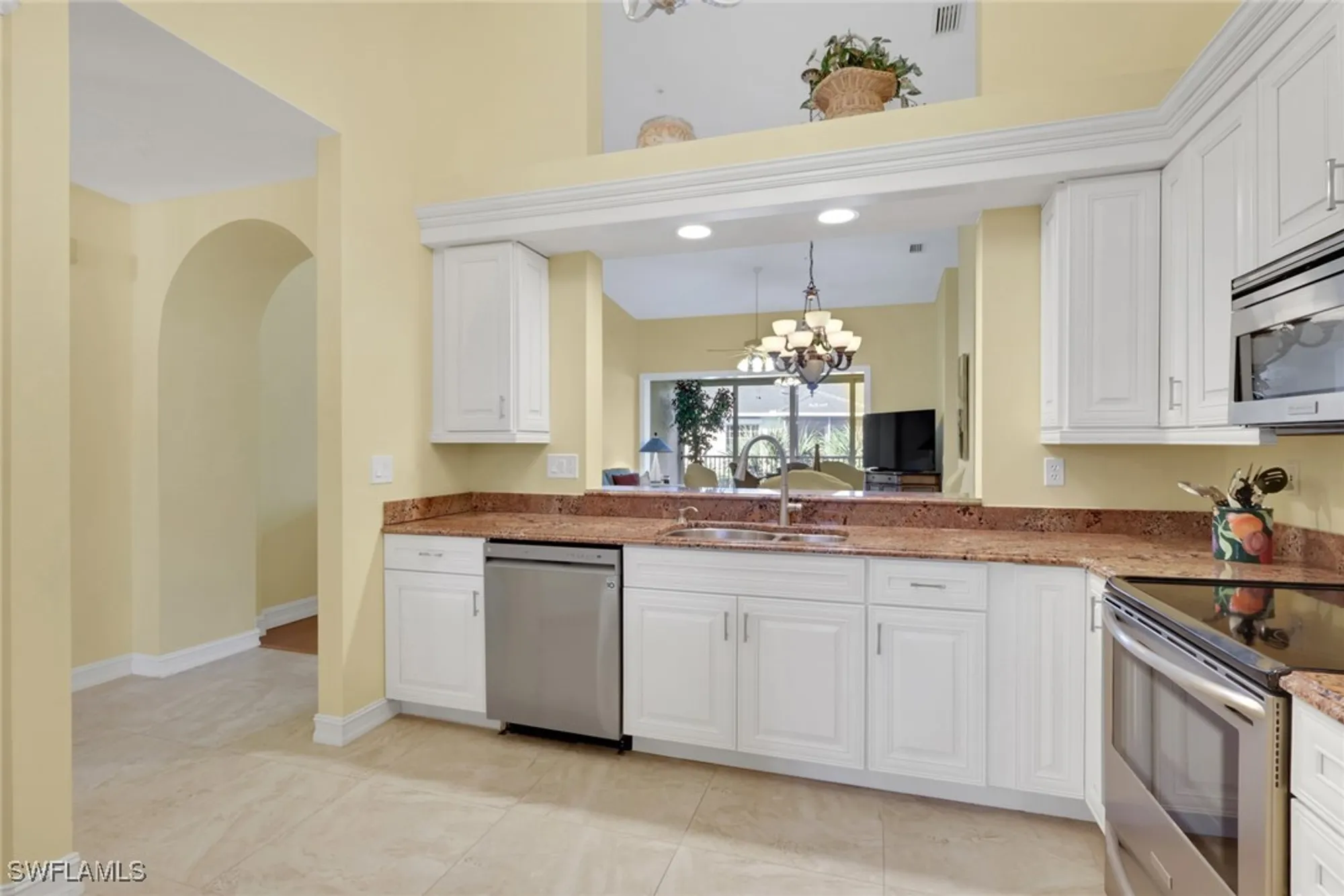 Property Slideshow image 12 of 29 | 820 bentwater cir 202, Naples, FL, 34108