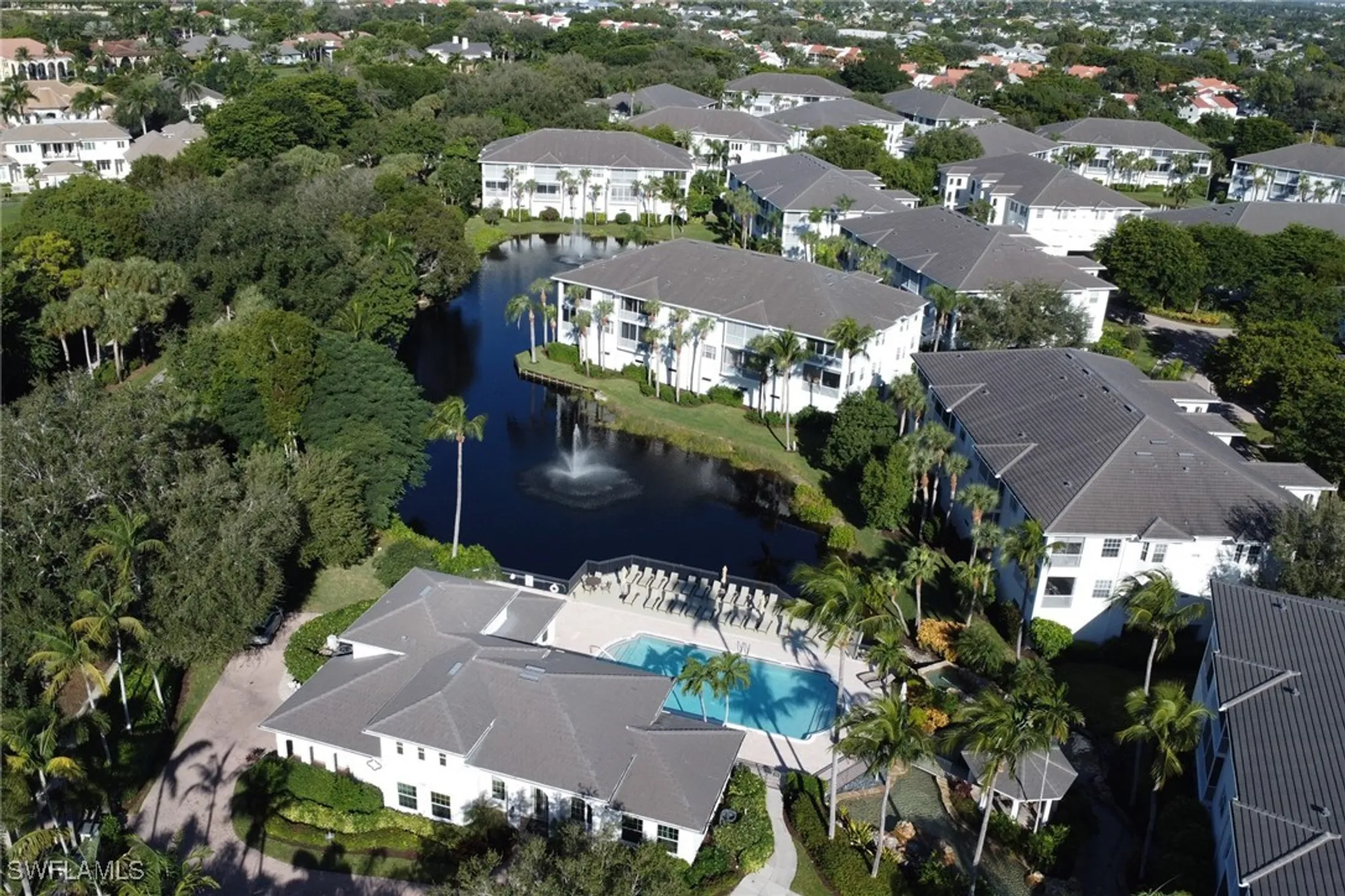 Property Slideshow image 28 of 29 | 820 bentwater cir 202, Naples, FL, 34108