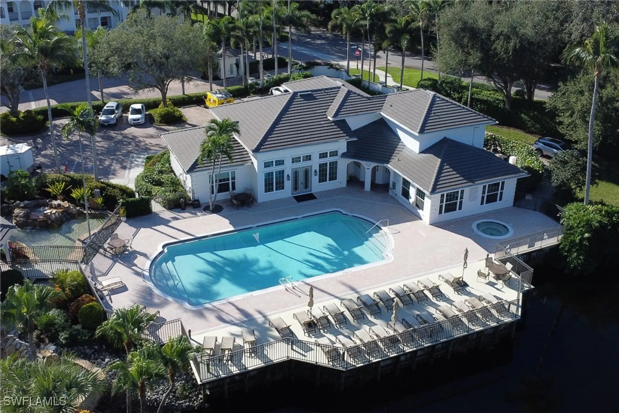 Property Slideshow image 29 of 29 | 820 bentwater cir 202, Naples, FL, 34108