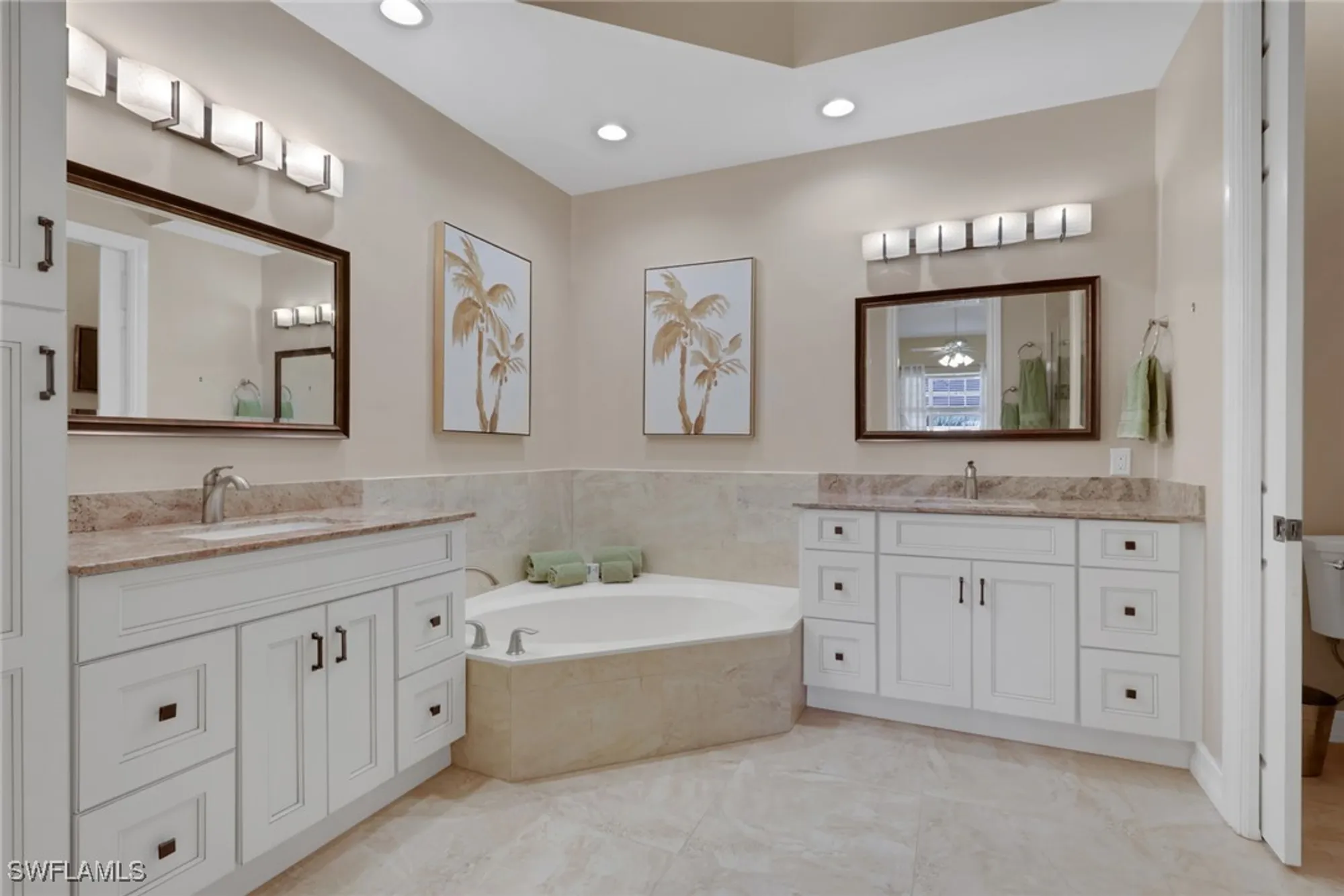 Property Slideshow image 22 of 29 | 820 bentwater cir 202, Naples, FL, 34108
