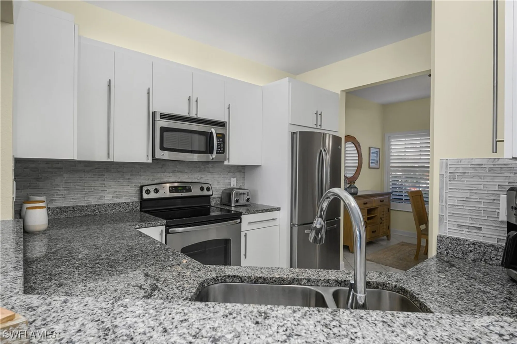 Property Slideshow image 12 of 40 | 864 tanbark dr apt 101, Naples, FL, 34108