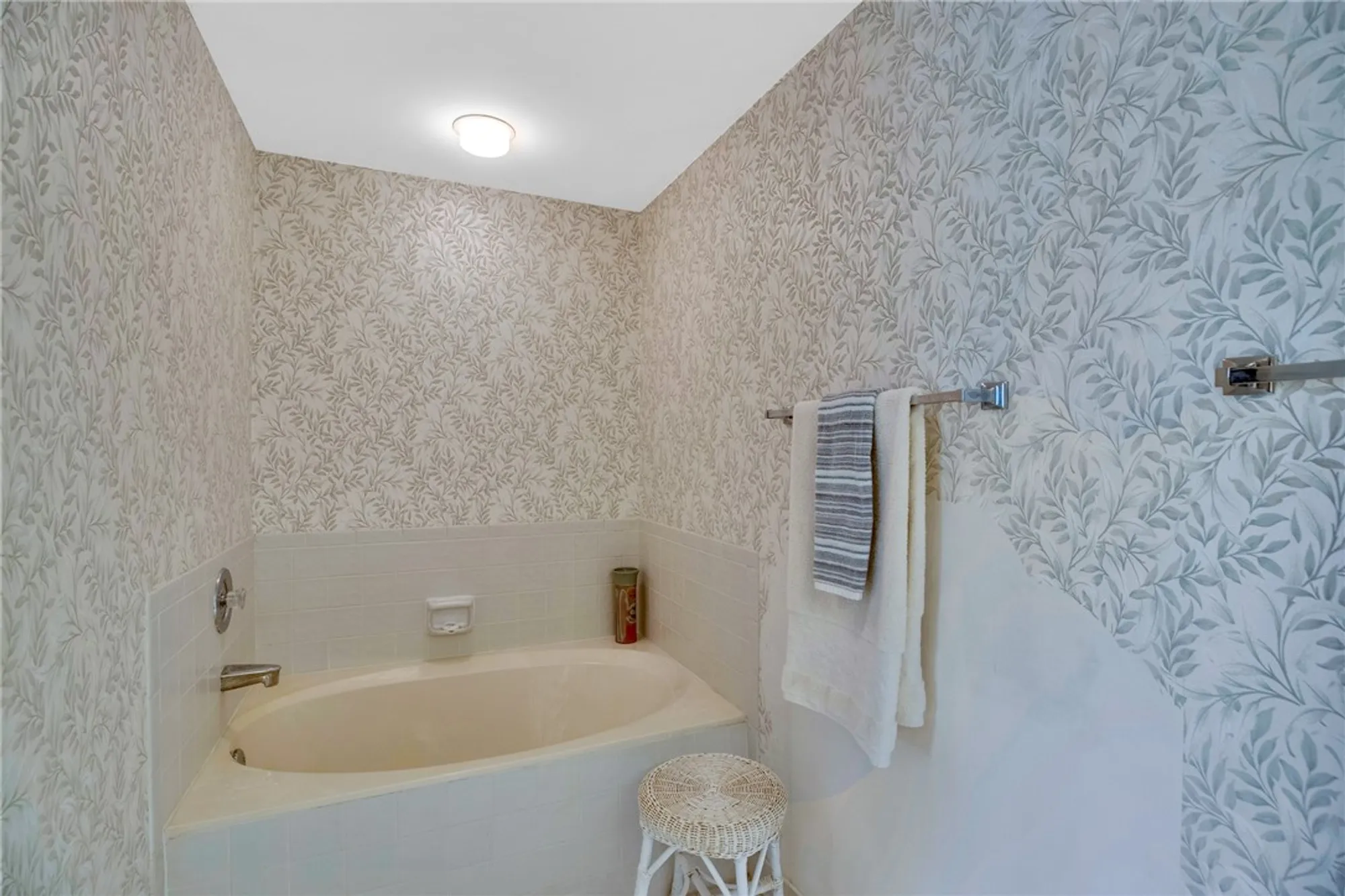 Property Slideshow image 23 of 36 | 5045 harmony cir 207, Vero Beach, FL, 32967