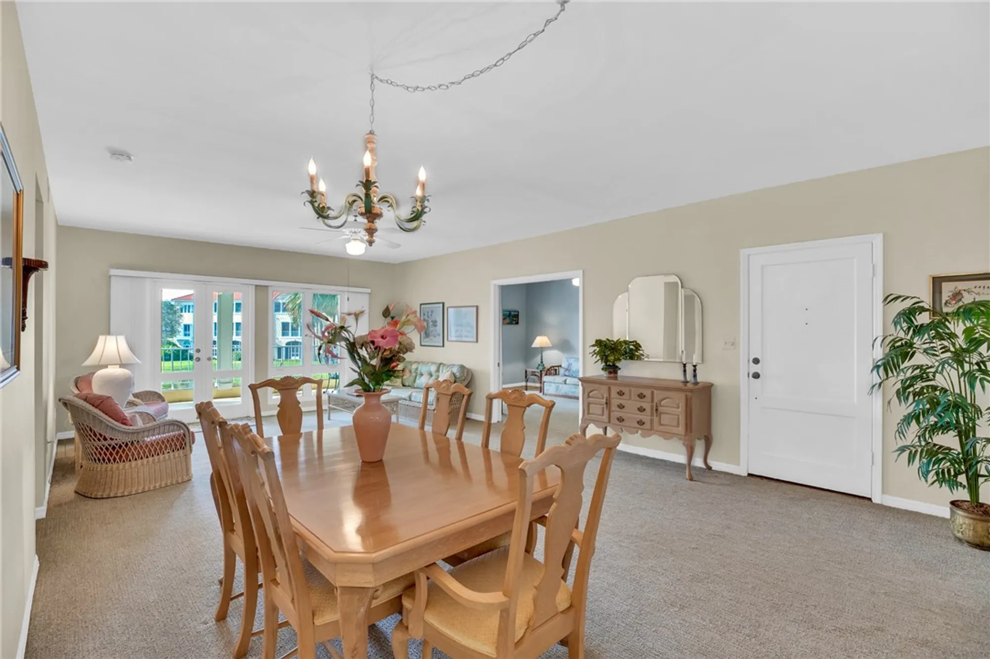 Property Slideshow image 8 of 36 | 5045 harmony cir 207, Vero Beach, FL, 32967