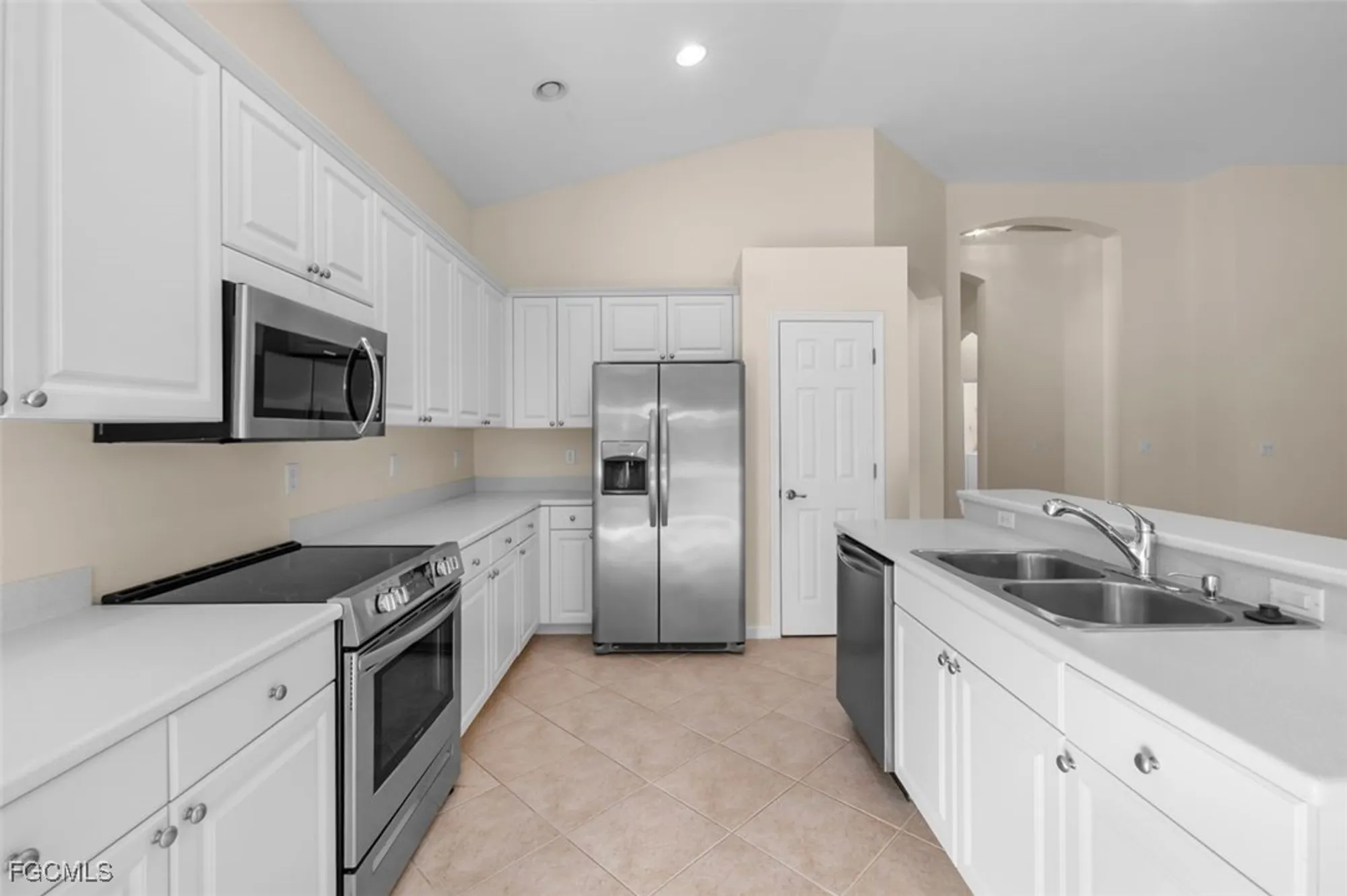 Property Slideshow image 7 of 33 | 11970 bramble cove dr, Fort Myers, FL, 33905