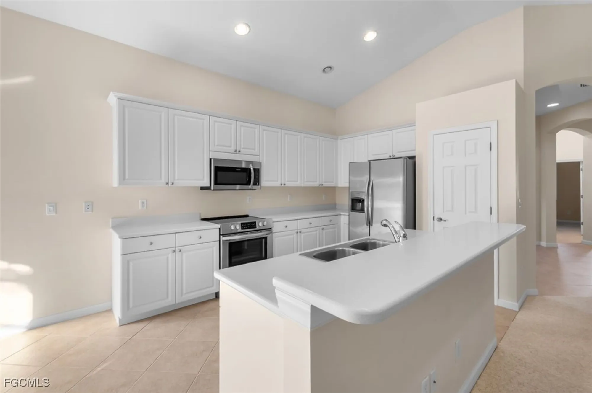 Property Slideshow image 8 of 33 | 11970 bramble cove dr, Fort Myers, FL, 33905