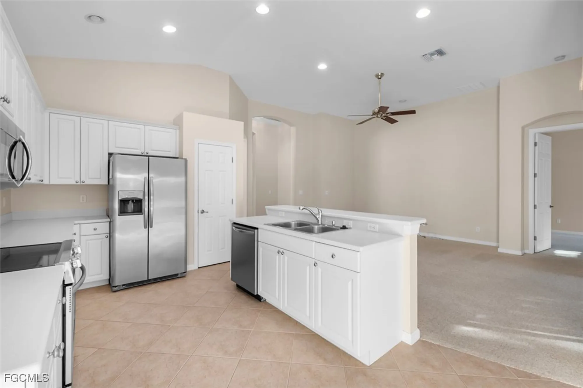 Property Slideshow image 9 of 33 | 11970 bramble cove dr, Fort Myers, FL, 33905