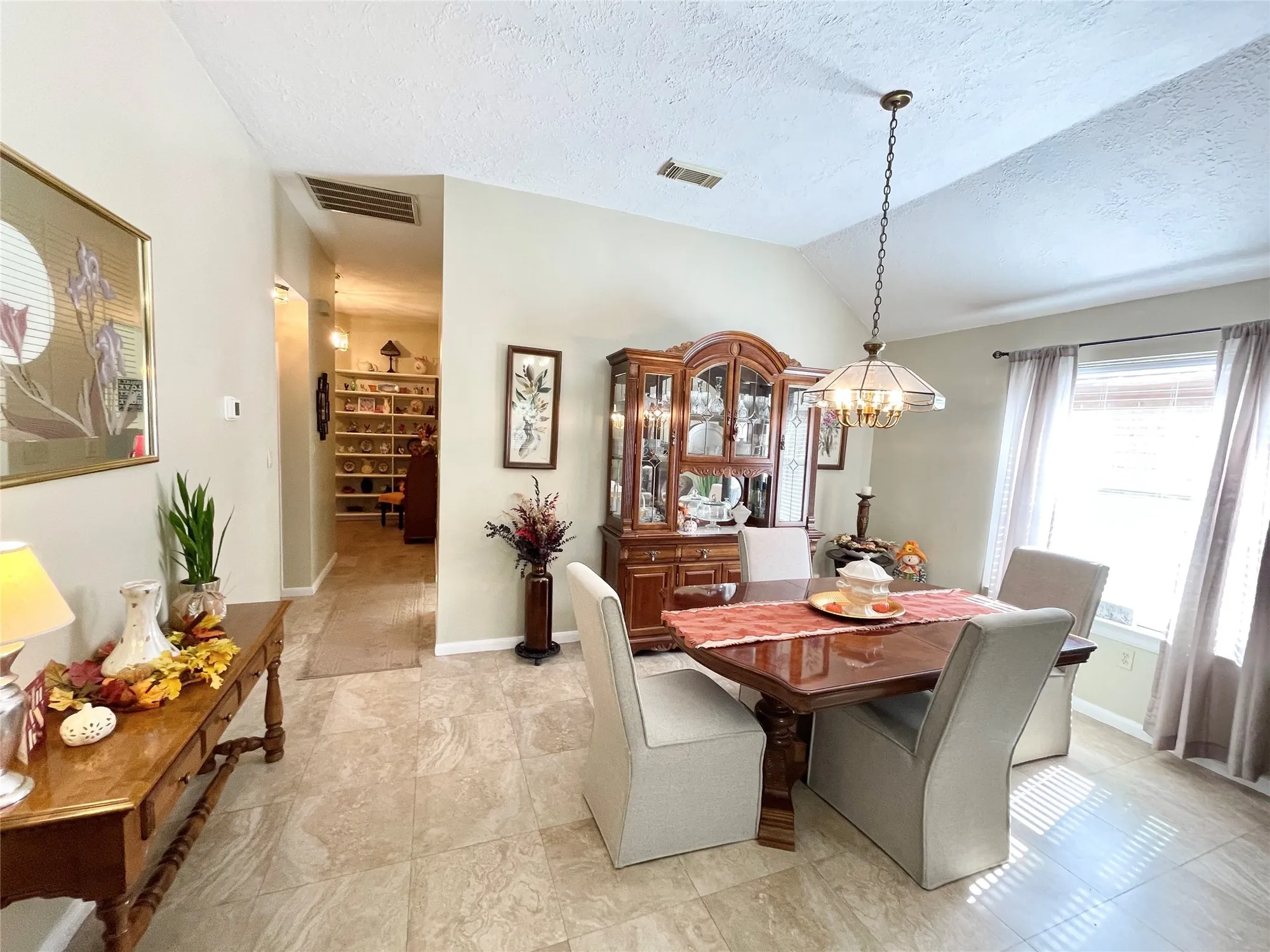 Property Slideshow image 14 of 25 | 918 peach blossom dr, Pearland, TX, 77584