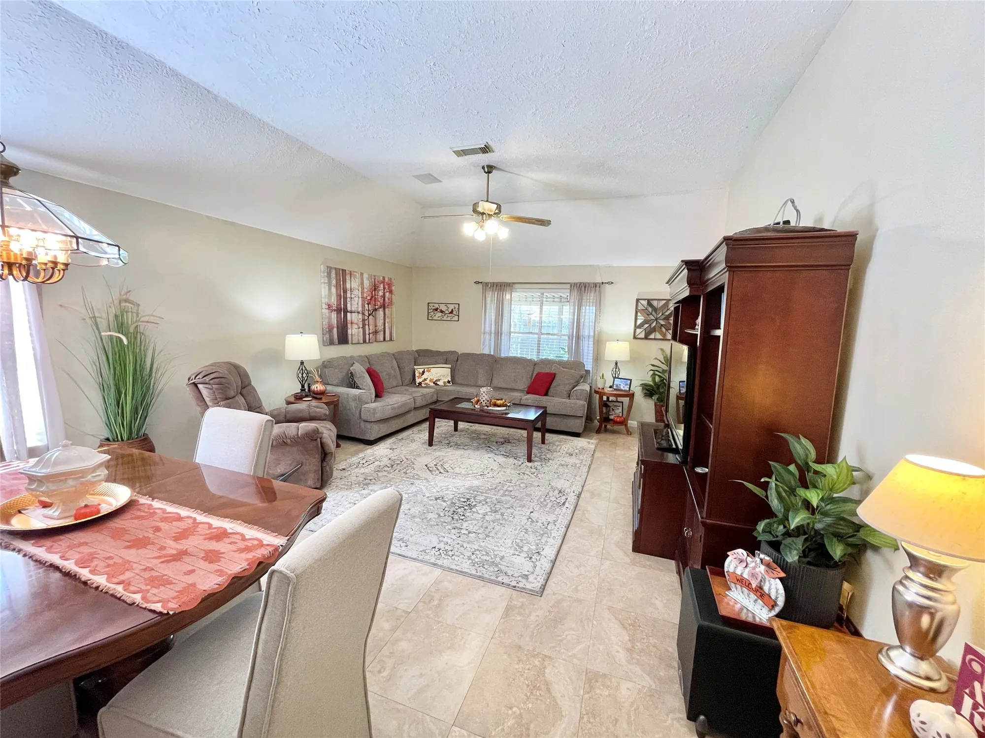 Property Slideshow image 13 of 25 | 918 peach blossom dr, Pearland, TX, 77584