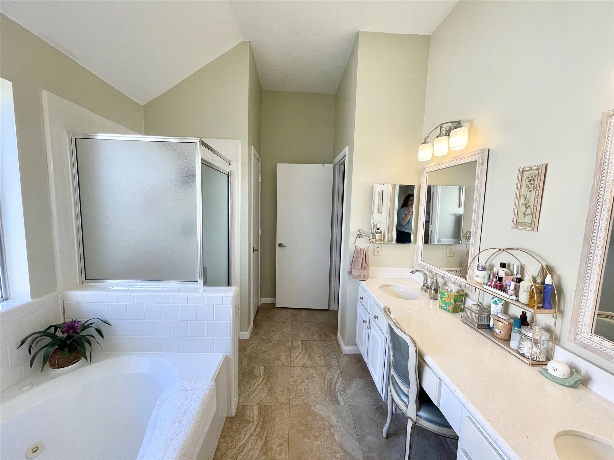 Property Slideshow image 21 of 25 | 918 peach blossom dr, Pearland, TX, 77584