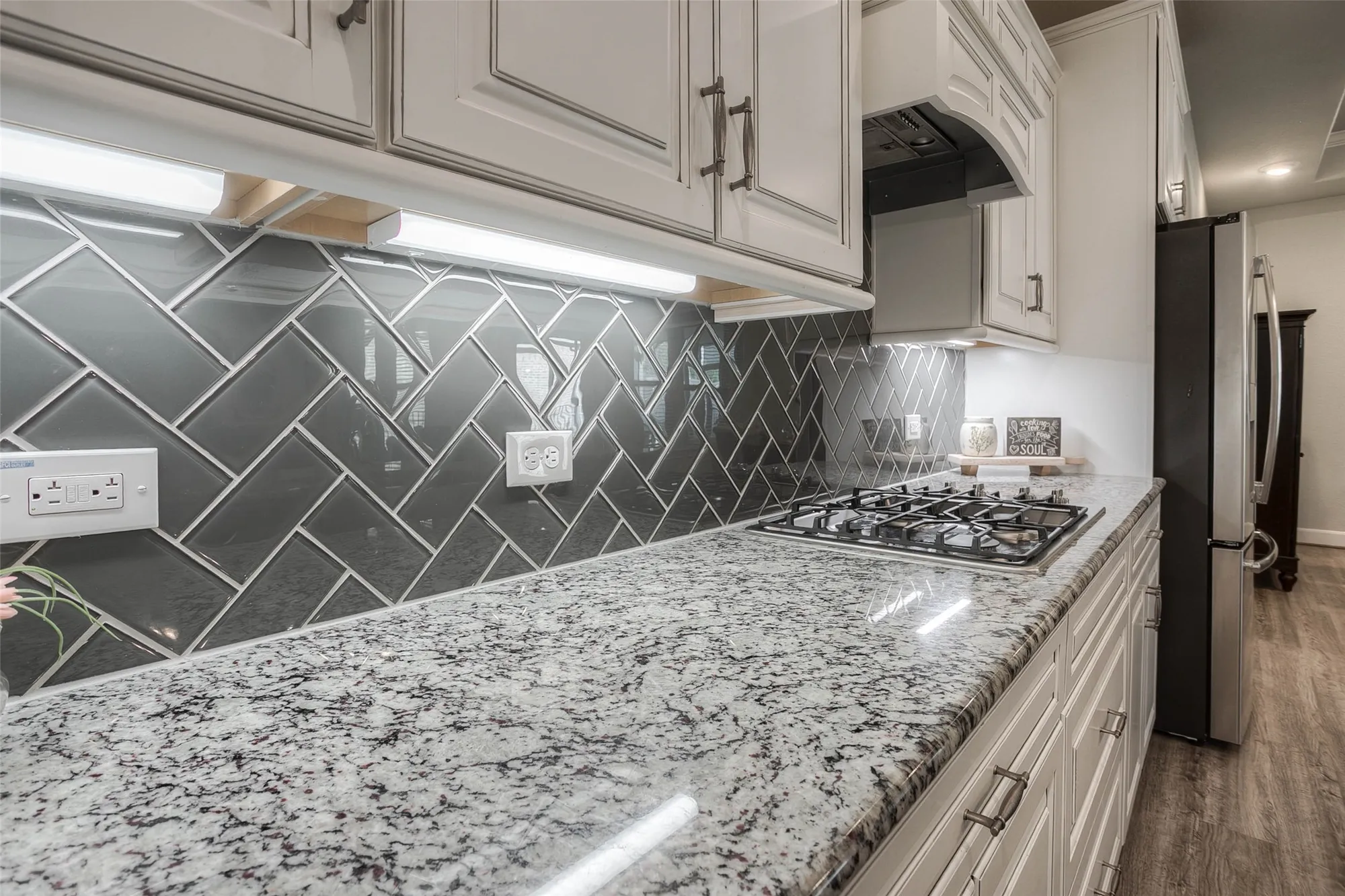 Property Slideshow image 10 of 50 | 5757 lakeside villas ct, Conroe, TX, 77304