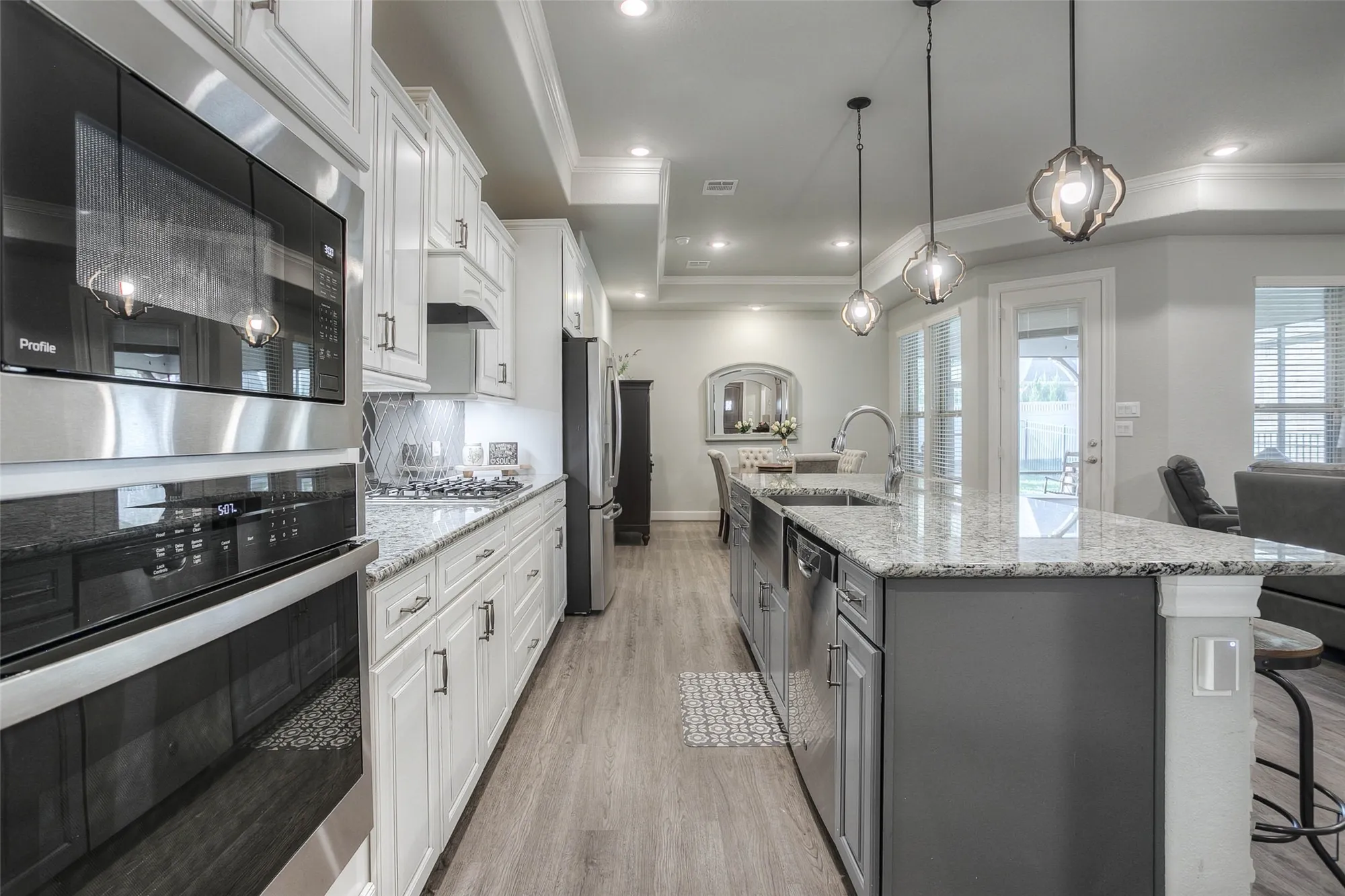 Property Slideshow image 11 of 50 | 5757 lakeside villas ct, Conroe, TX, 77304