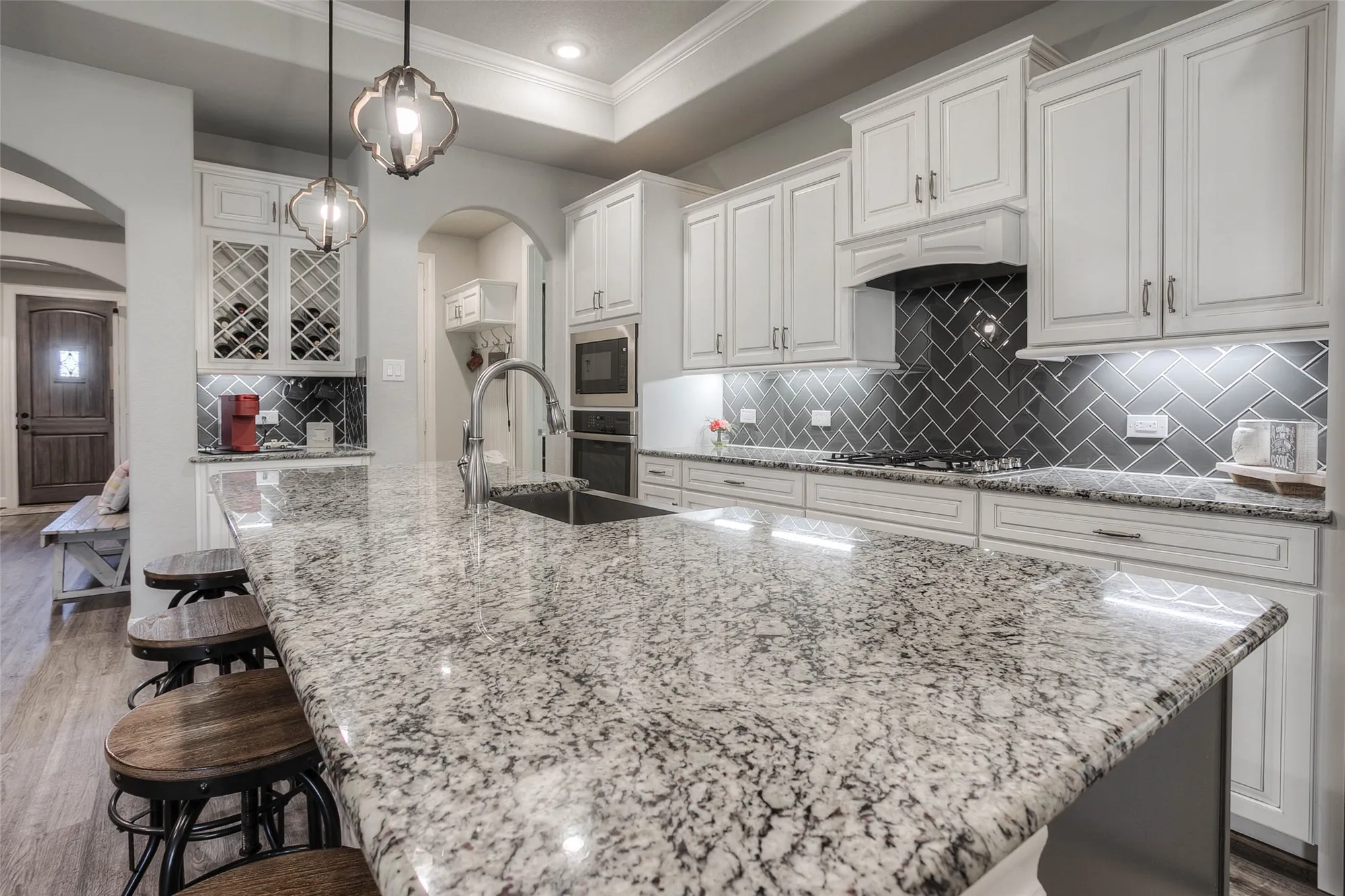 Property Slideshow image 13 of 50 | 5757 lakeside villas ct, Conroe, TX, 77304