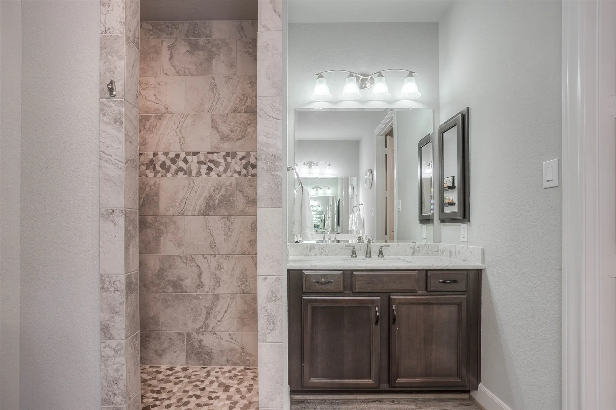 Property Slideshow image 28 of 50 | 5757 lakeside villas ct, Conroe, TX, 77304