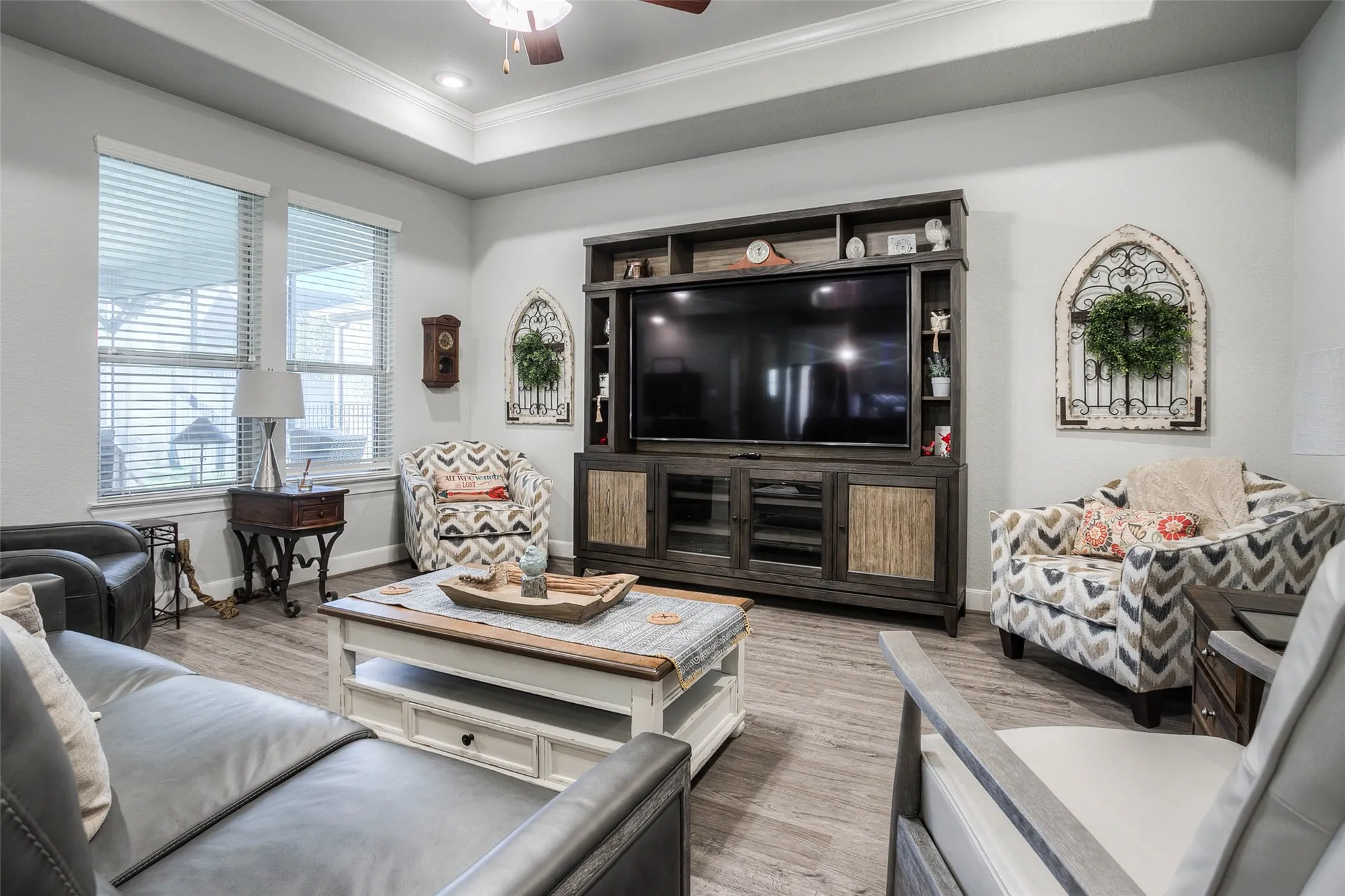 Property Slideshow image 2 of 50 | 5757 lakeside villas ct, Conroe, TX, 77304