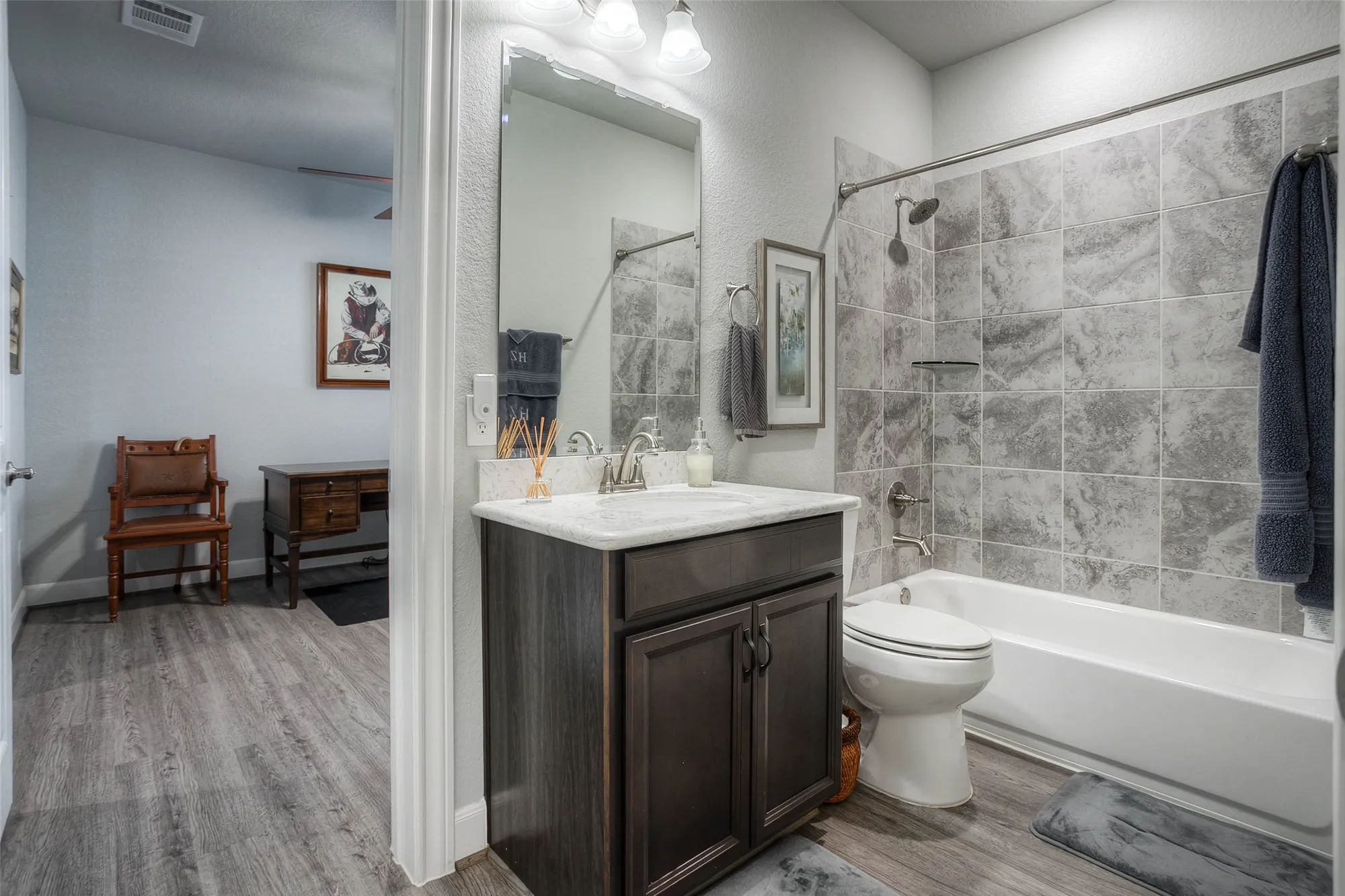 Property Slideshow image 38 of 50 | 5757 lakeside villas ct, Conroe, TX, 77304