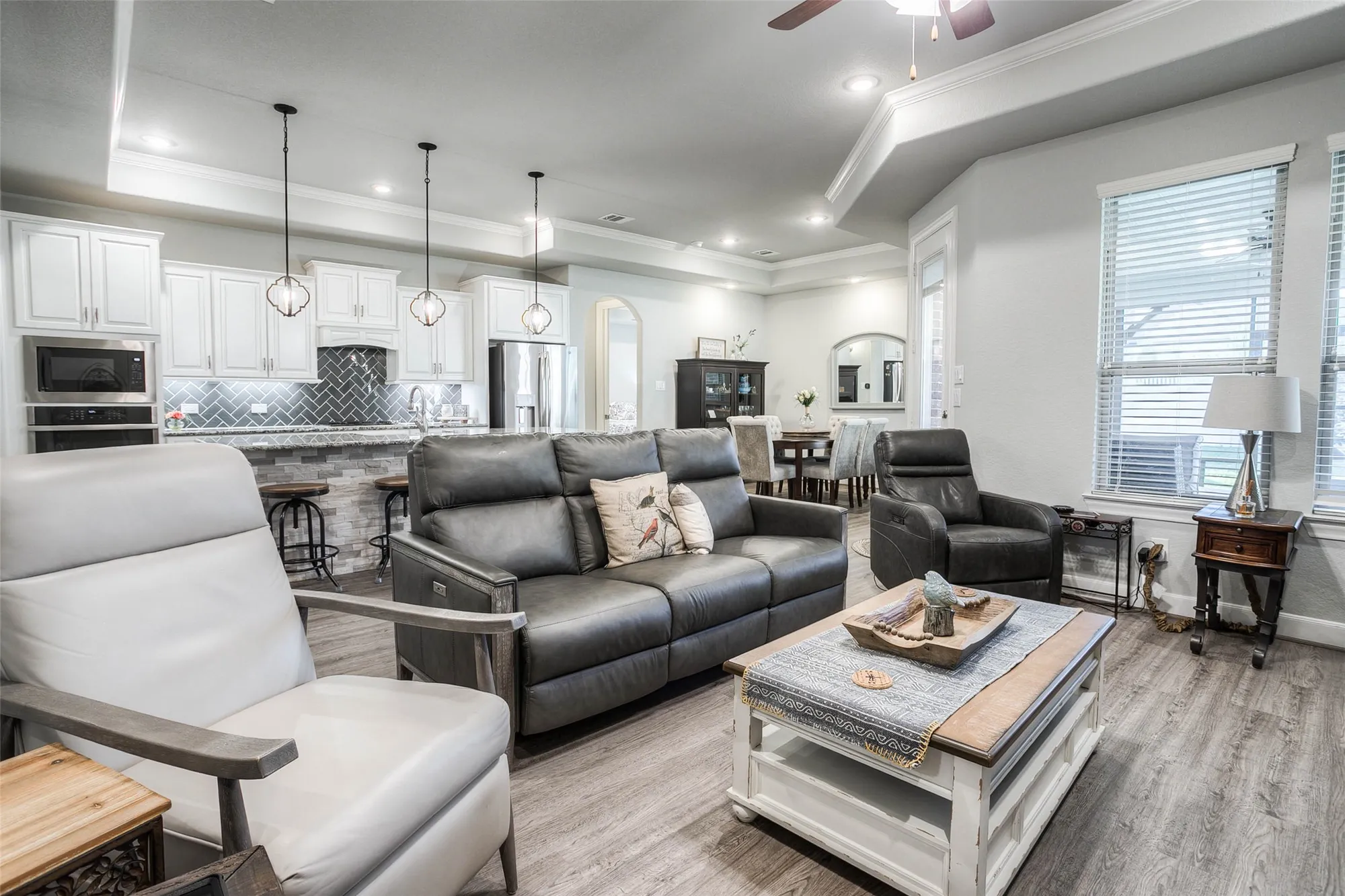 Property Slideshow image 3 of 50 | 5757 lakeside villas ct, Conroe, TX, 77304