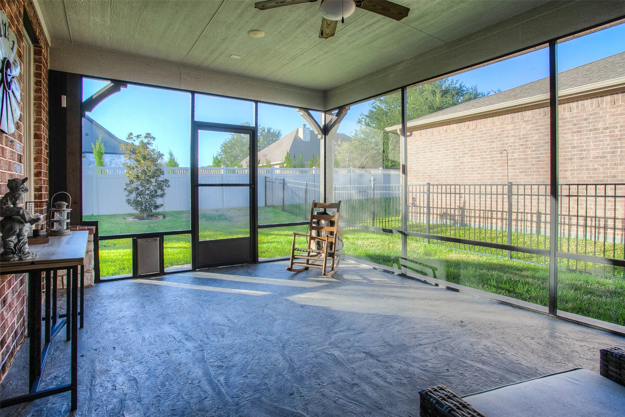Property Slideshow image 43 of 50 | 5757 lakeside villas ct, Conroe, TX, 77304
