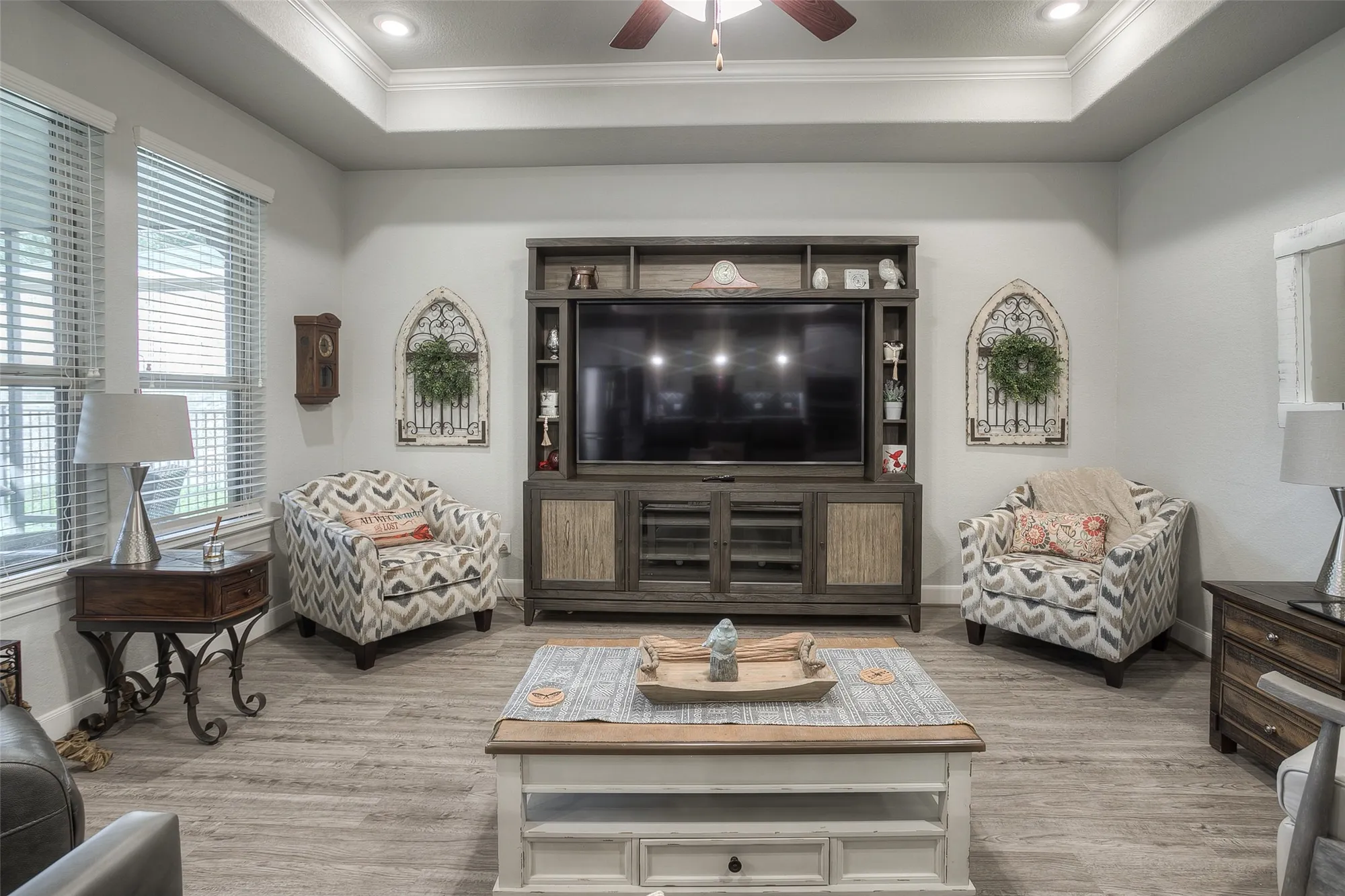 Property Slideshow image 6 of 50 | 5757 lakeside villas ct, Conroe, TX, 77304