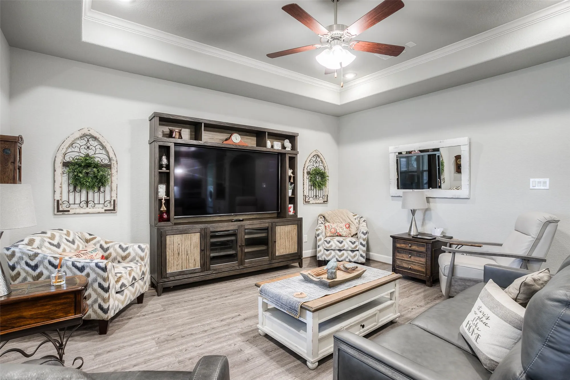 Property Slideshow image 9 of 50 | 5757 lakeside villas ct, Conroe, TX, 77304