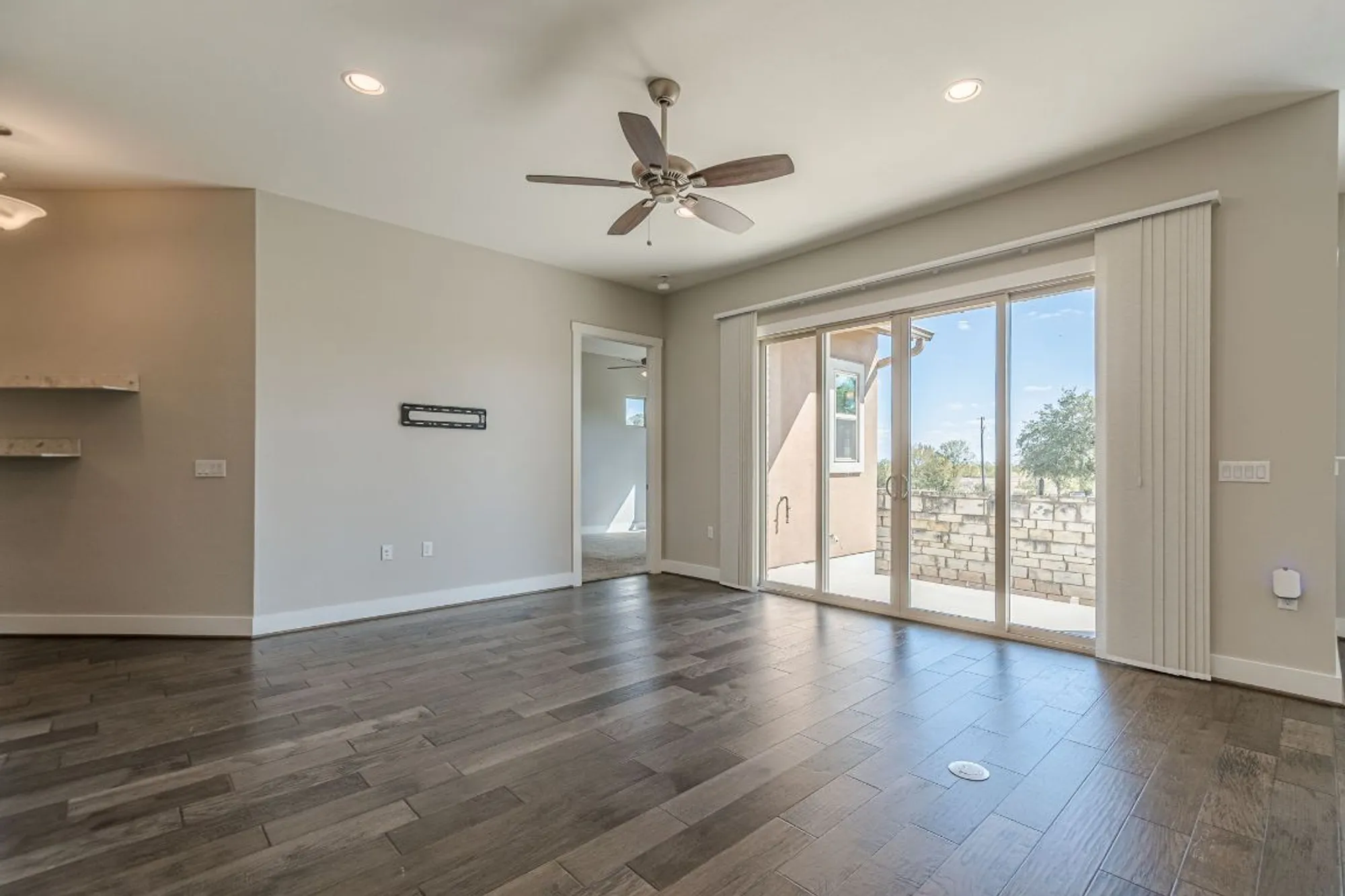 Property Slideshow image 13 of 40 | 220 jumping laurel st, San Marcos, TX, 78666