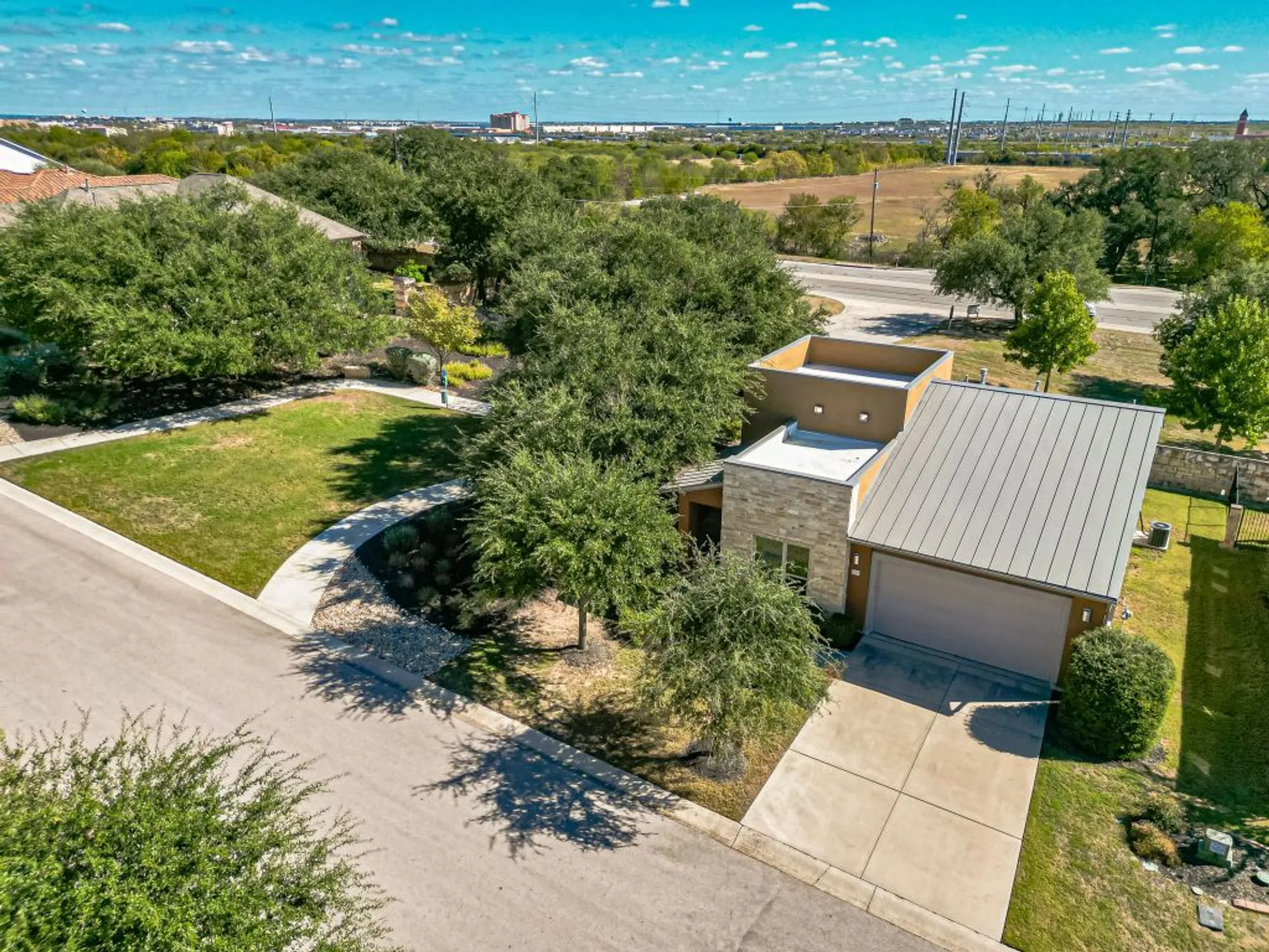 Property Slideshow image 2 of 40 | 220 jumping laurel st, San Marcos, TX, 78666