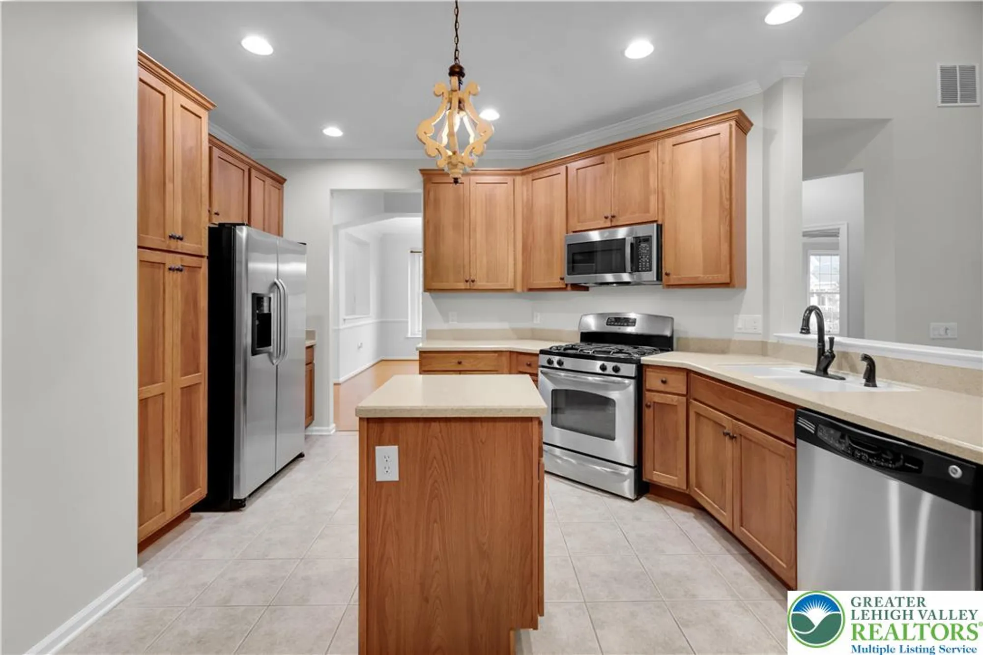 Property Slideshow image 15 of 49 | 6333 valor dr, Bethlehem, PA, 18017