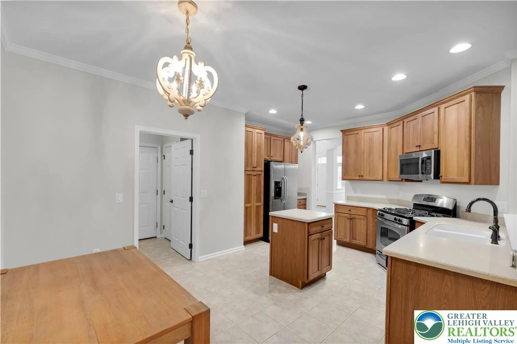 Property Slideshow image 17 of 49 | 6333 valor dr, Bethlehem, PA, 18017